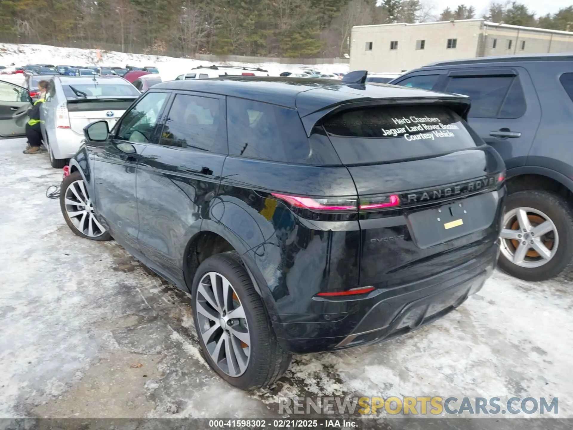 3 fotografías del automóvil dañado SALZL2FX5SH265606 LAND ROVER RANGE ROVER EVOQUE 2025