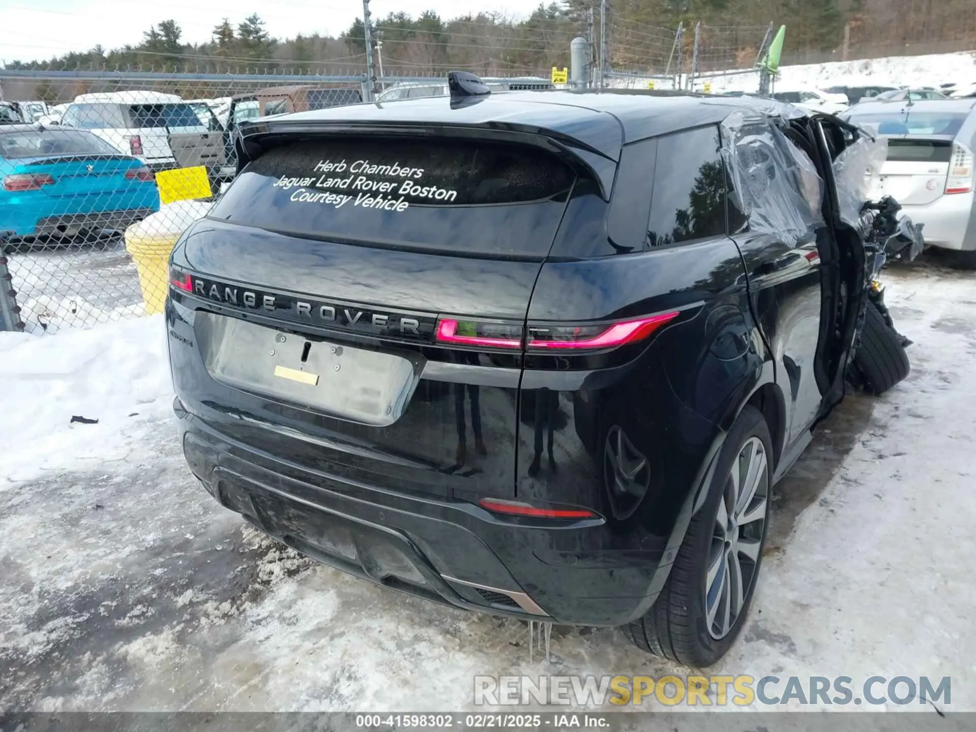 4 fotografías del automóvil dañado SALZL2FX5SH265606 LAND ROVER RANGE ROVER EVOQUE 2025