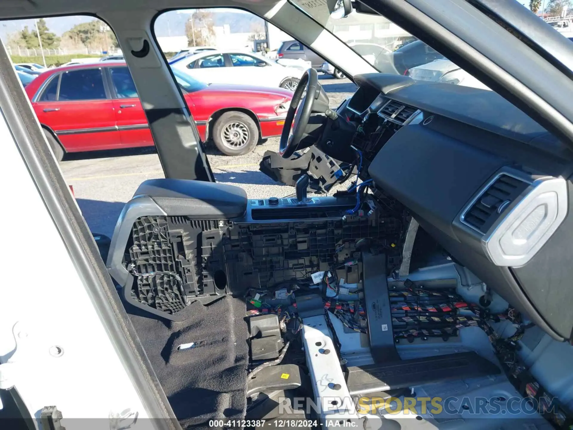 5 fotografías del automóvil dañado SALWG2RU9KA866101 LAND ROVER RANGE ROVER SPORT 2019