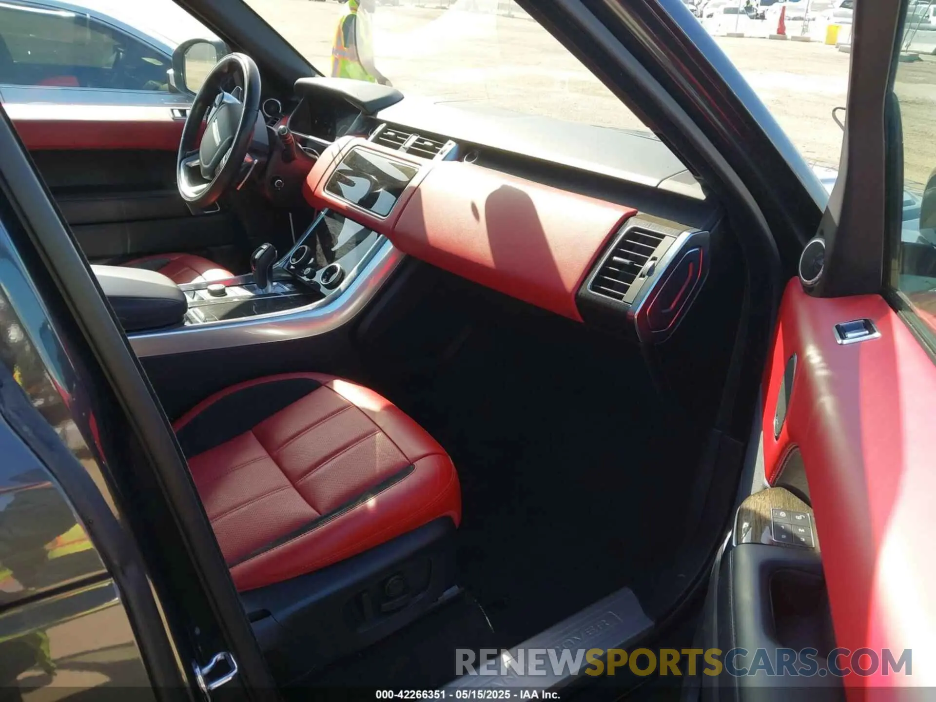 5 fotografías del automóvil dañado SALWR2RE6KA851607 LAND ROVER RANGE ROVER SPORT 2019