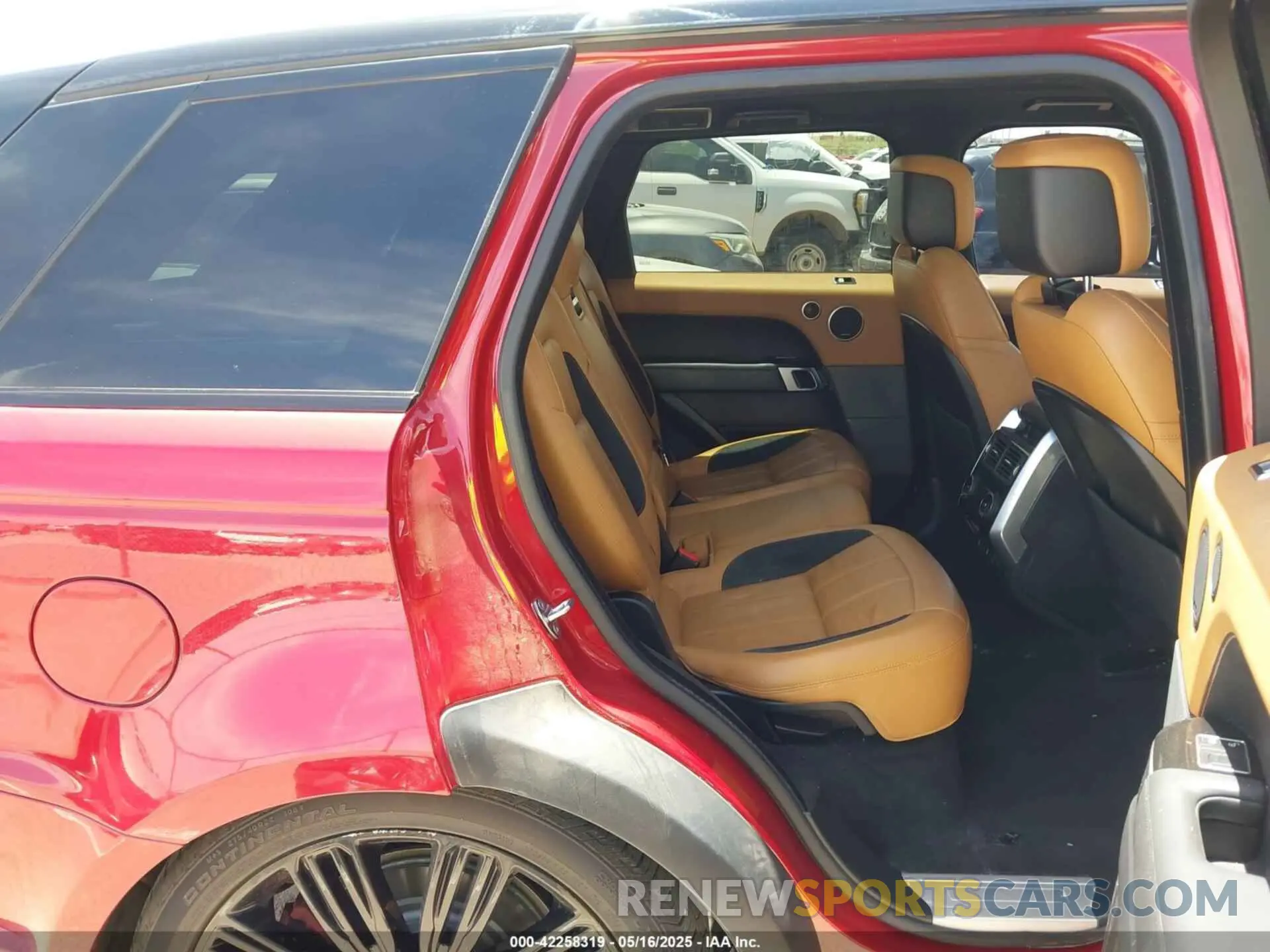 8 fotografías del automóvil dañado SALWR2RE7KA840941 LAND ROVER RANGE ROVER SPORT 2019