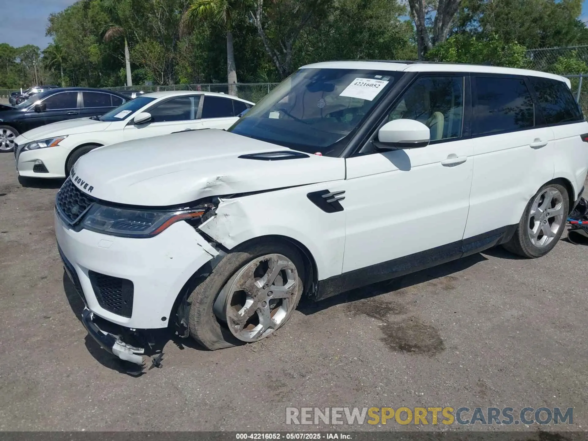 2 fotografías del automóvil dañado SALWR2RV2KA420472 LAND ROVER RANGE ROVER SPORT 2019