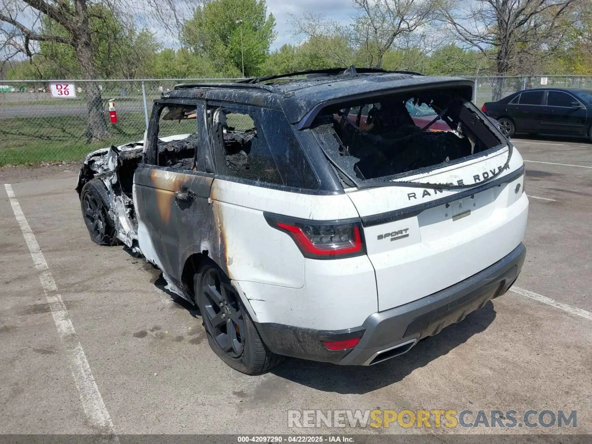 3 fotografías del automóvil dañado SALWR2RV2KA814148 LAND ROVER RANGE ROVER SPORT 2019