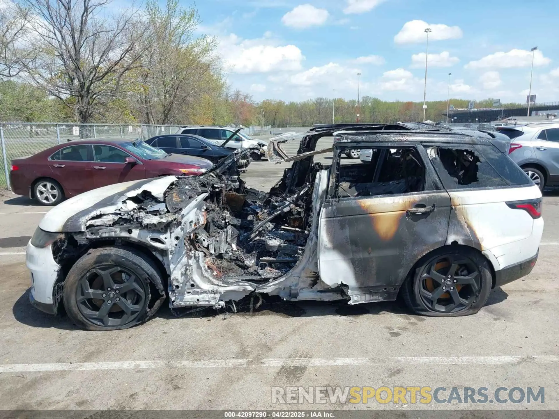 6 fotografías del automóvil dañado SALWR2RV2KA814148 LAND ROVER RANGE ROVER SPORT 2019