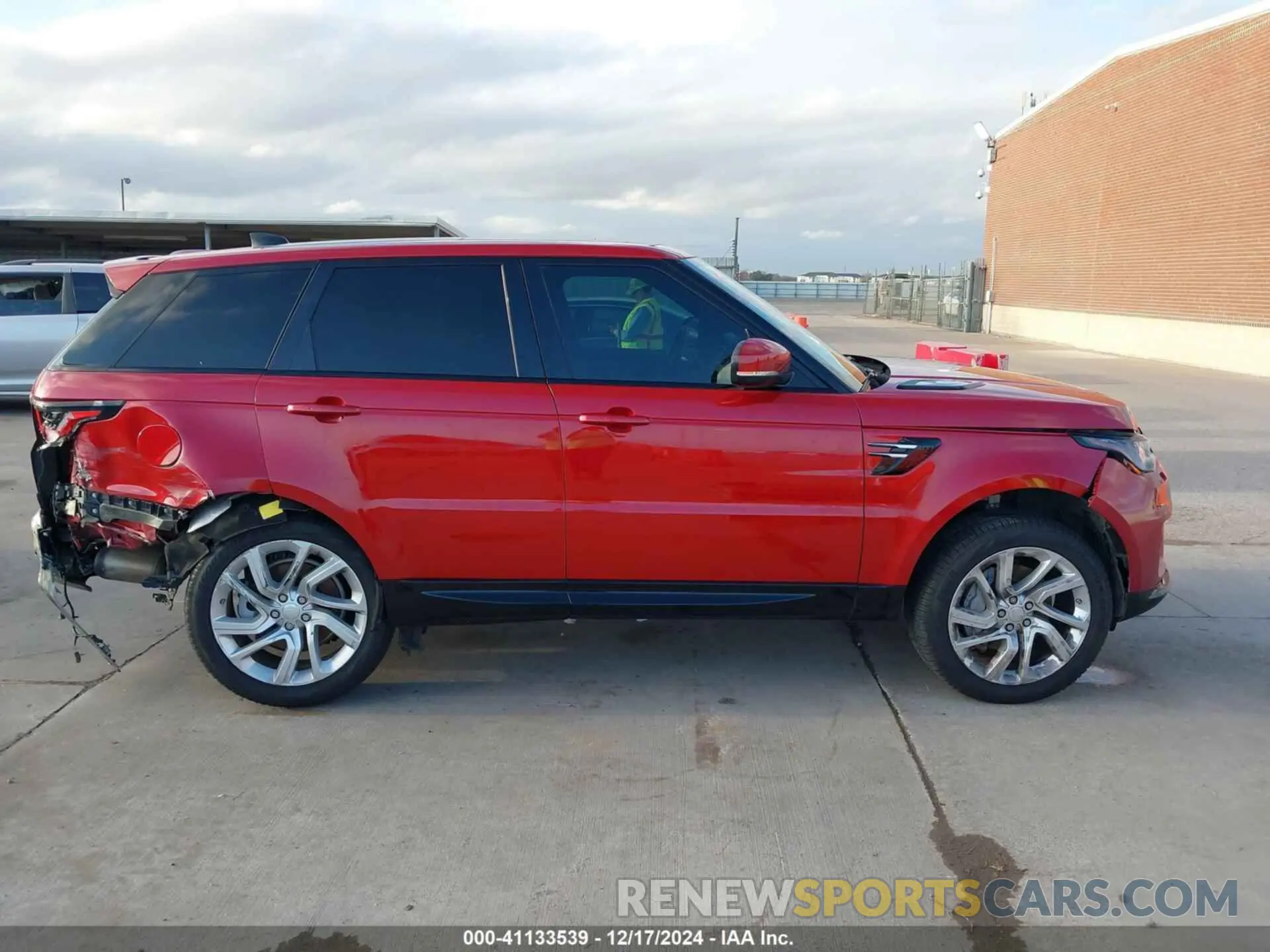 13 fotografías del automóvil dañado SALWR2RV4KA845143 LAND ROVER RANGE ROVER SPORT 2019
