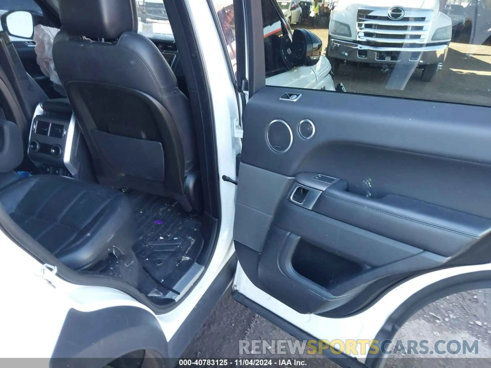 8 fotografías del automóvil dañado SALWR2RV6KA841840 LAND ROVER RANGE ROVER SPORT 2019
