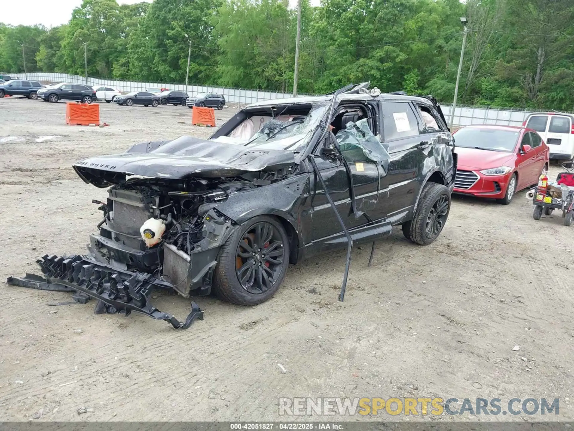 2 fotografías del automóvil dañado SALWV2SV1KA420601 LAND ROVER RANGE ROVER SPORT 2019