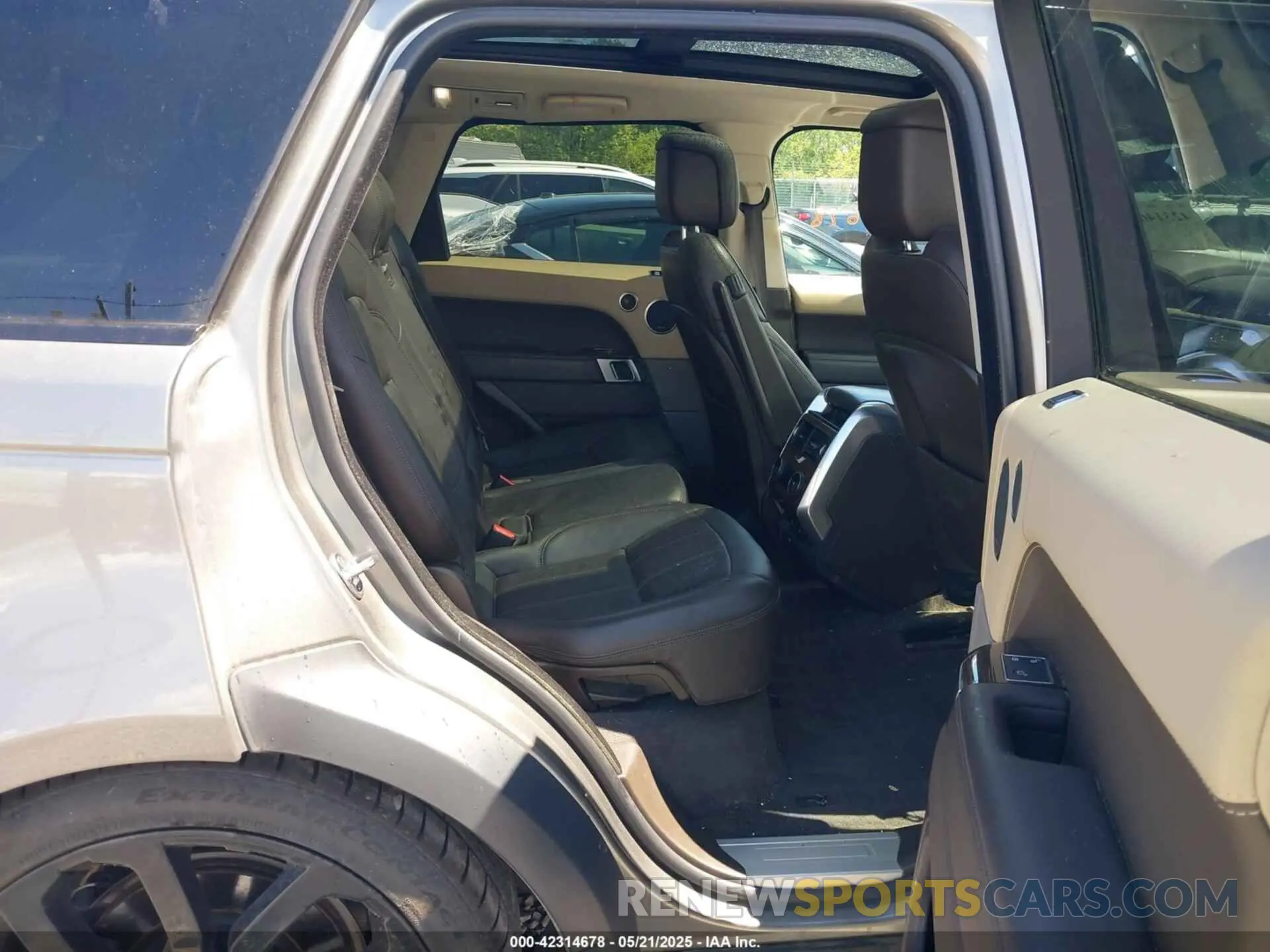 8 fotografías del automóvil dañado SALWR2SU4LA702518 LAND ROVER RANGE ROVER SPORT 2020