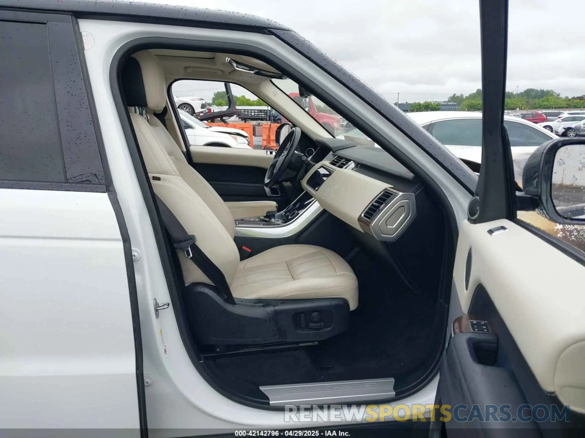 5 fotografías del automóvil dañado SALWR2SU9LA883826 LAND ROVER RANGE ROVER SPORT 2020