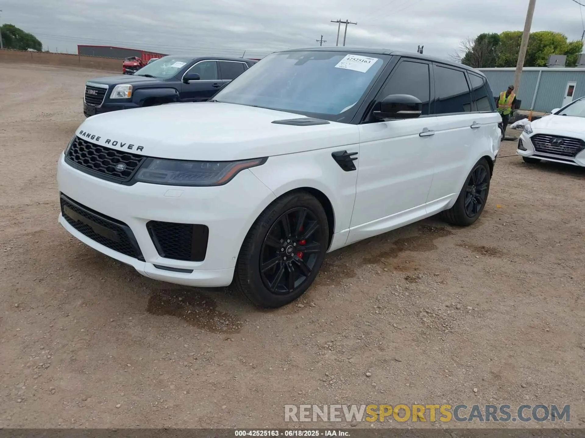 2 fotografías del automóvil dañado SALWS2RU3MA795558 LAND ROVER RANGE ROVER SPORT 2021