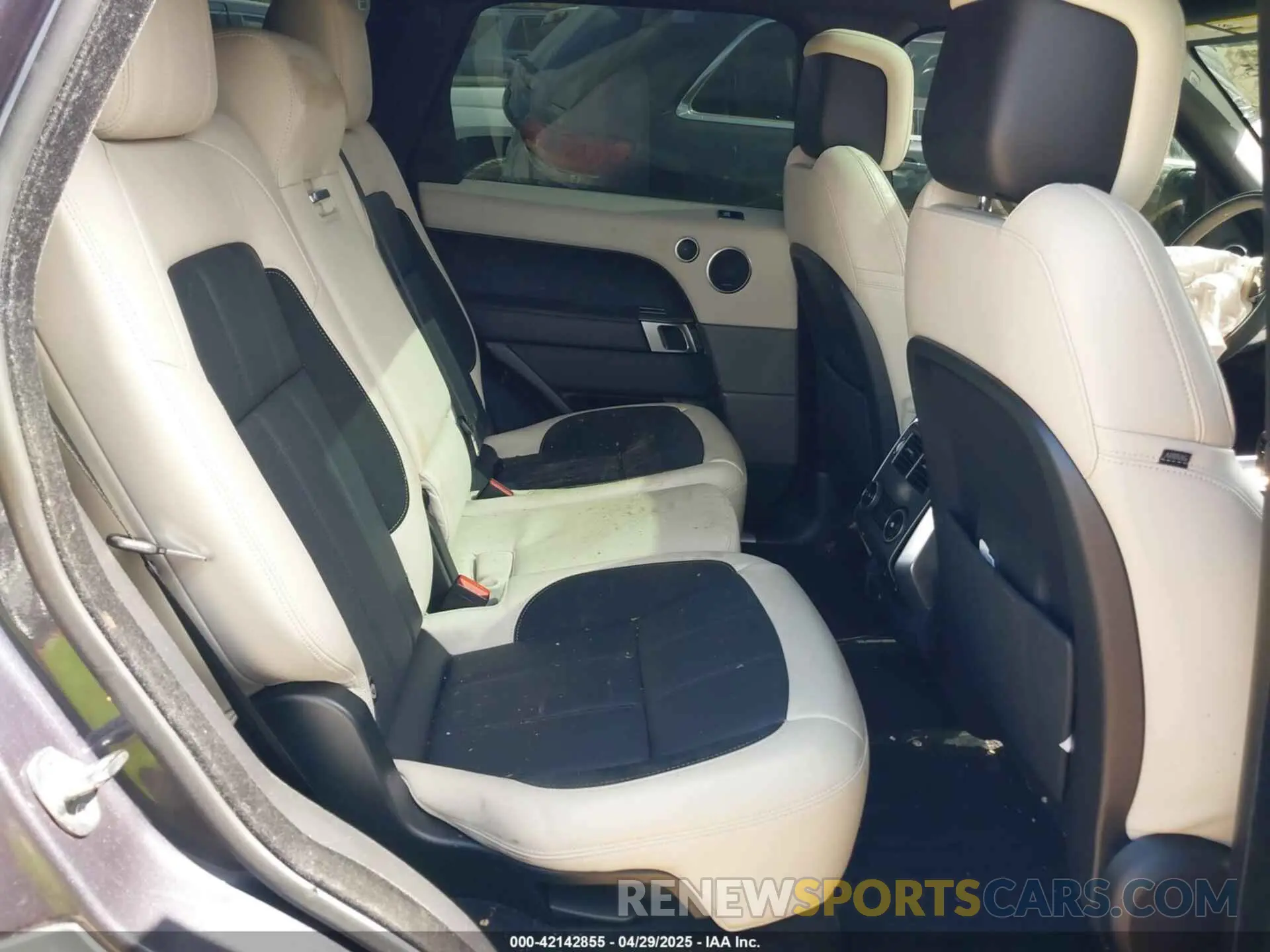 8 fotografías del automóvil dañado SALWS2RU6MA787289 LAND ROVER RANGE ROVER SPORT 2021