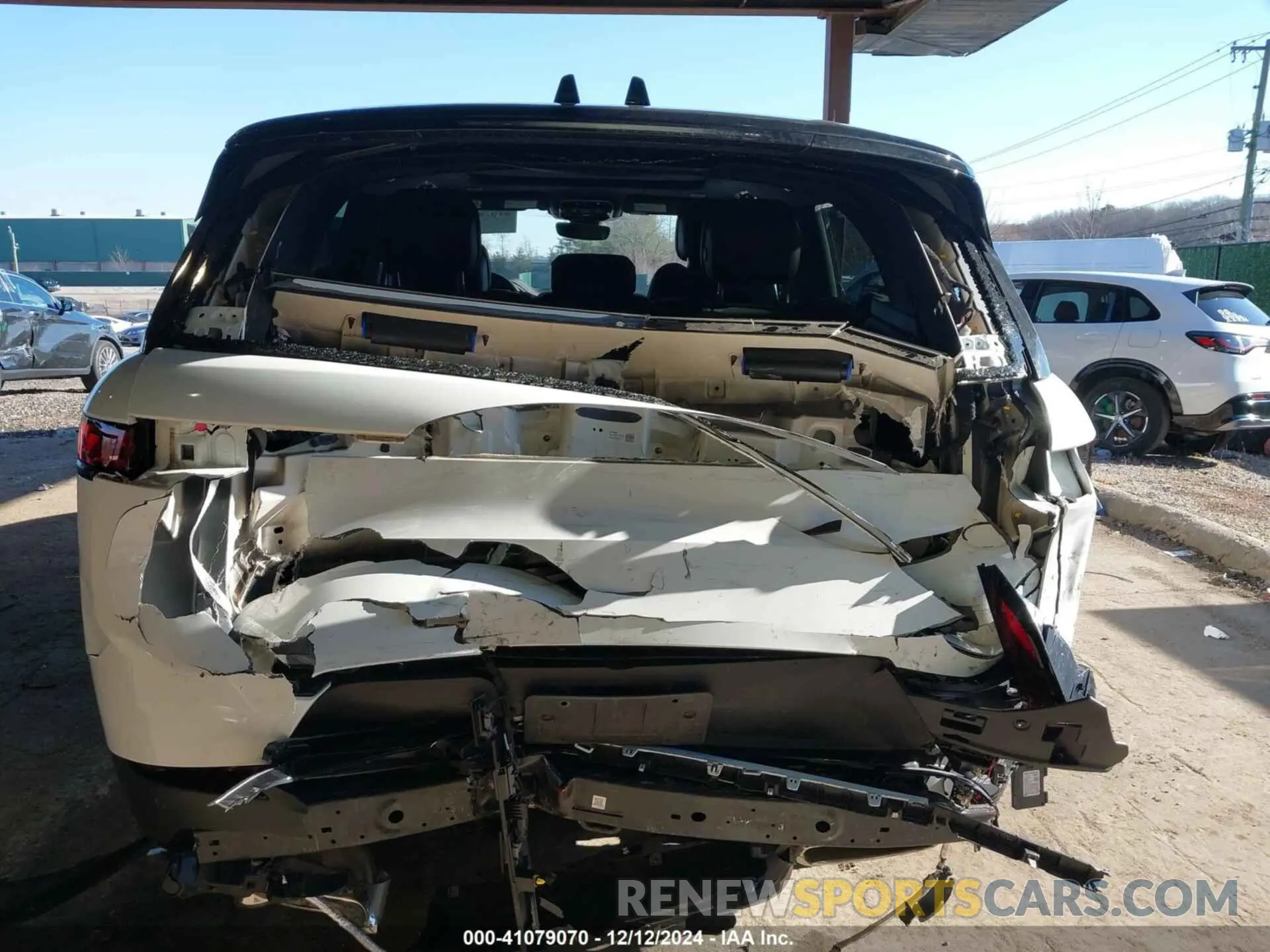 16 fotografías del automóvil dañado SAL1P9EU6PA111780 LAND ROVER RANGE ROVER SPORT 2023