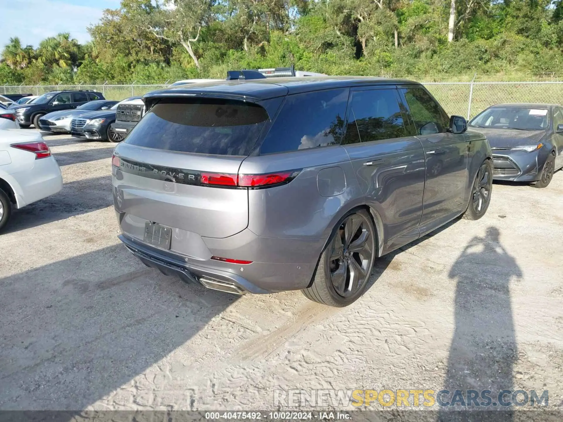 4 fotografías del automóvil dañado SAL119F49RA163343 LAND ROVER RANGE ROVER SPORT 2024