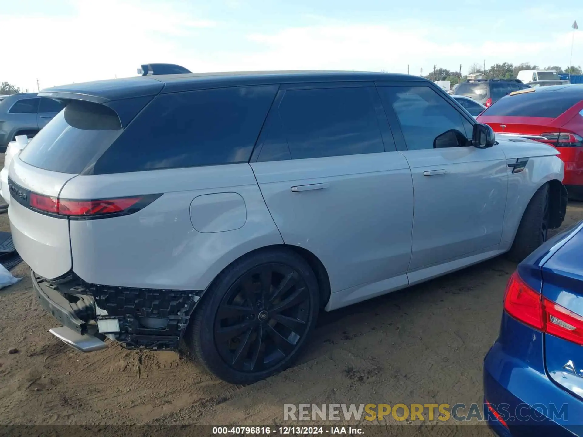 14 fotografías del automóvil dañado SAL1L9FU4RA172350 LAND ROVER RANGE ROVER SPORT 2024