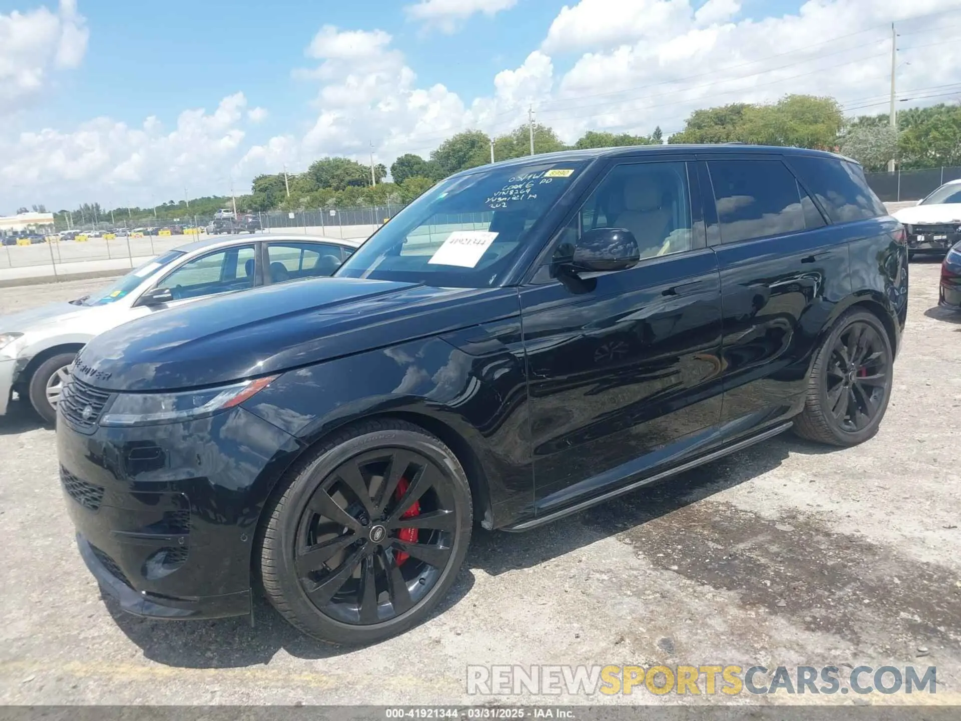 2 fotografías del automóvil dañado SAL1L9FU8RA178264 LAND ROVER RANGE ROVER SPORT 2024
