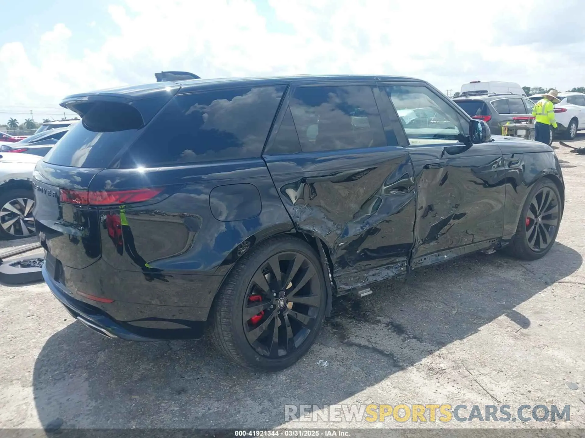 4 fotografías del automóvil dañado SAL1L9FU8RA178264 LAND ROVER RANGE ROVER SPORT 2024