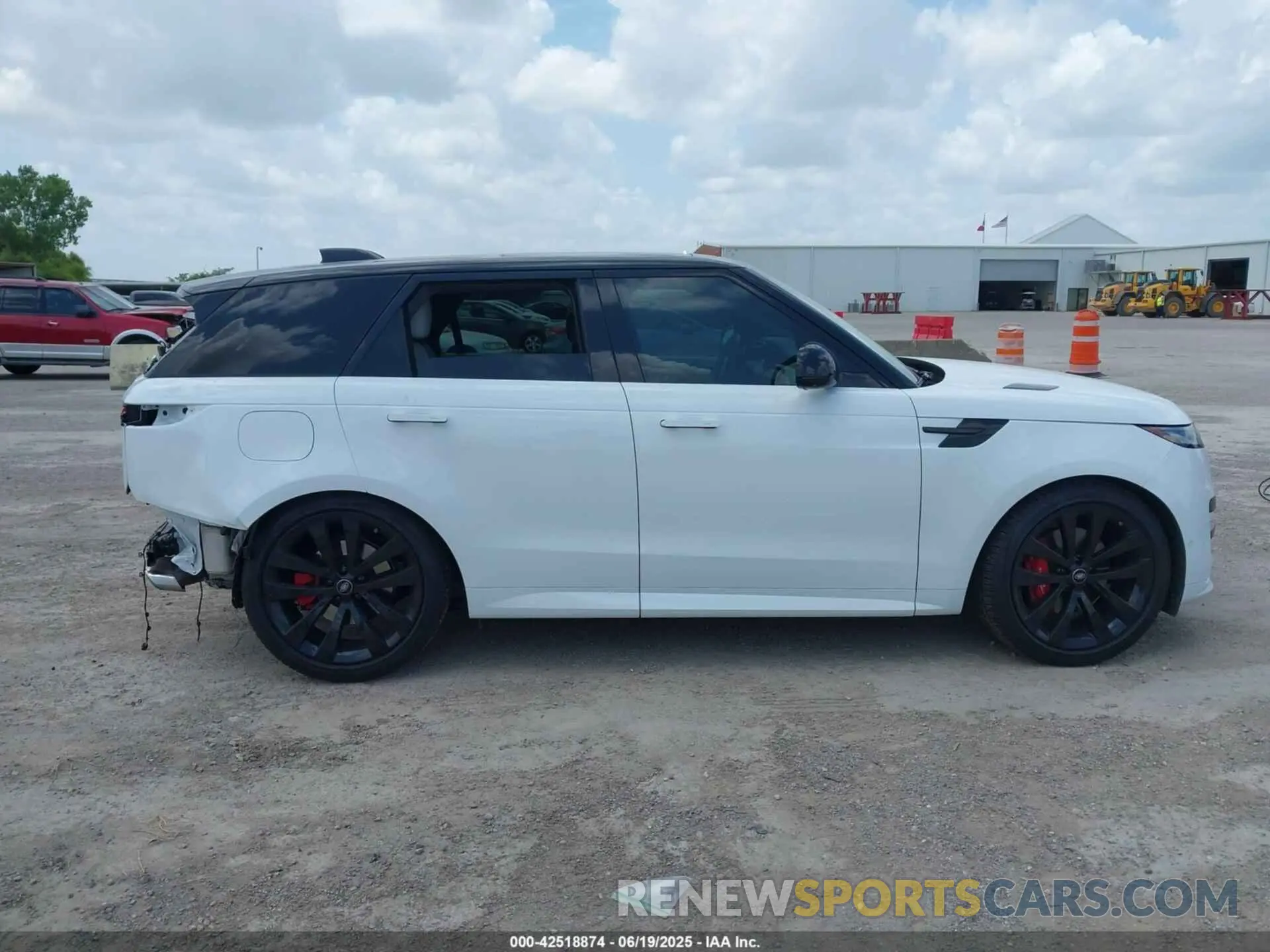 14 fotografías del automóvil dañado SAL1L9FUXRA189122 LAND ROVER RANGE ROVER SPORT 2024