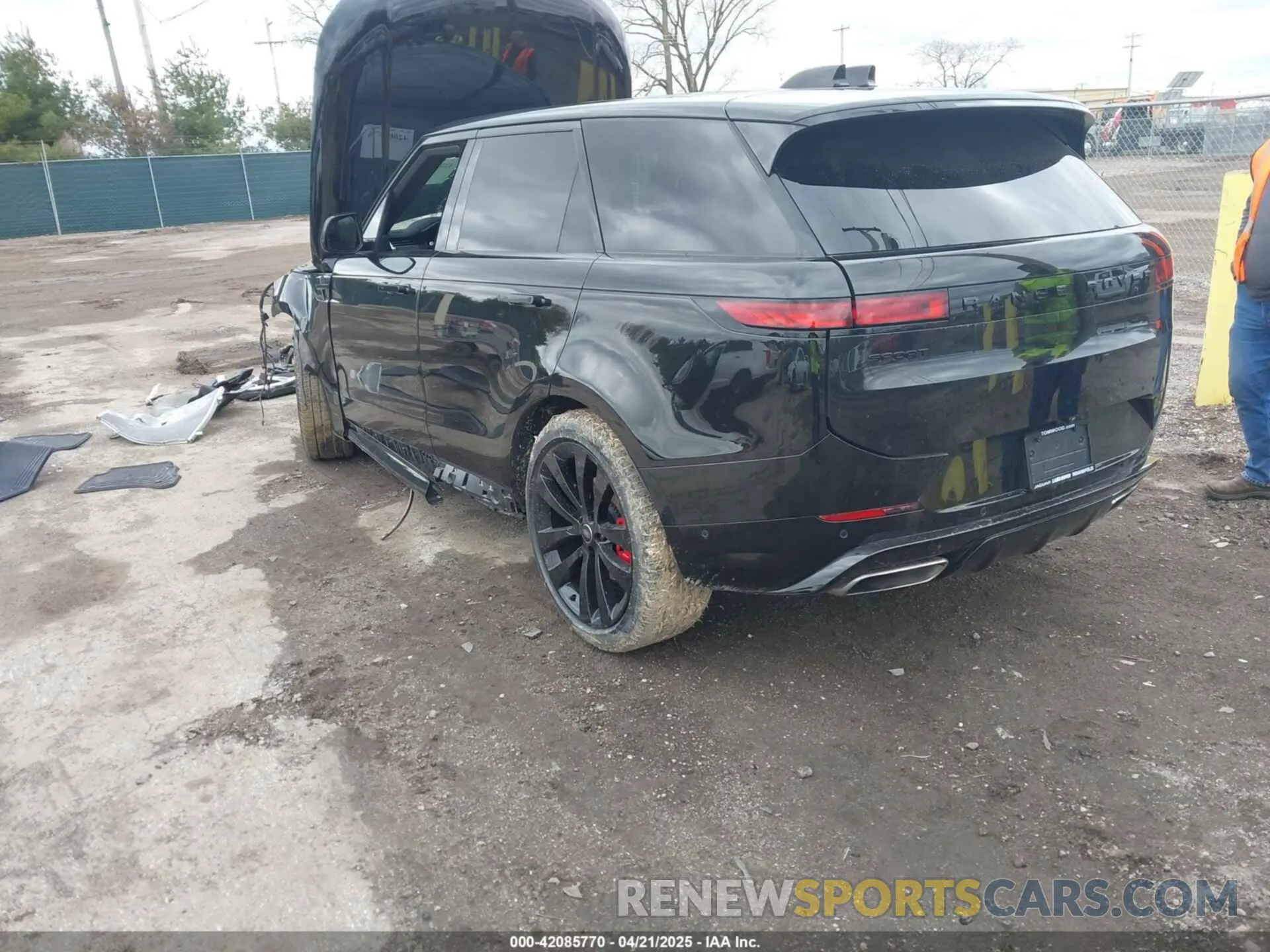 3 fotografías del automóvil dañado SAL1L9FUXRA419760 LAND ROVER RANGE ROVER SPORT 2024