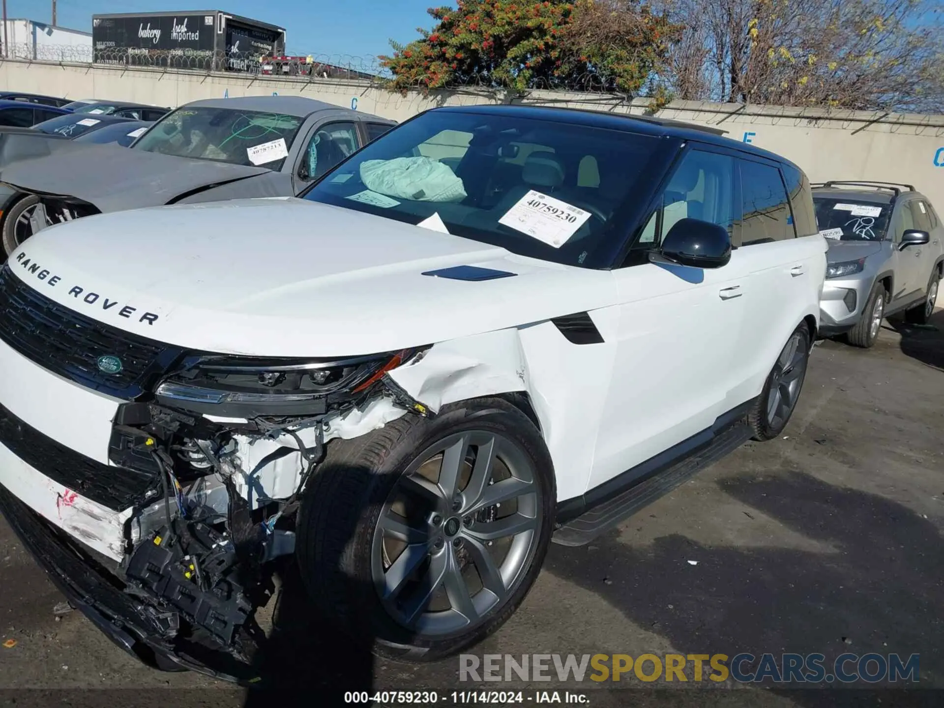 2 fotografías del automóvil dañado SAL1P9EU9RA198237 LAND ROVER RANGE ROVER SPORT 2024