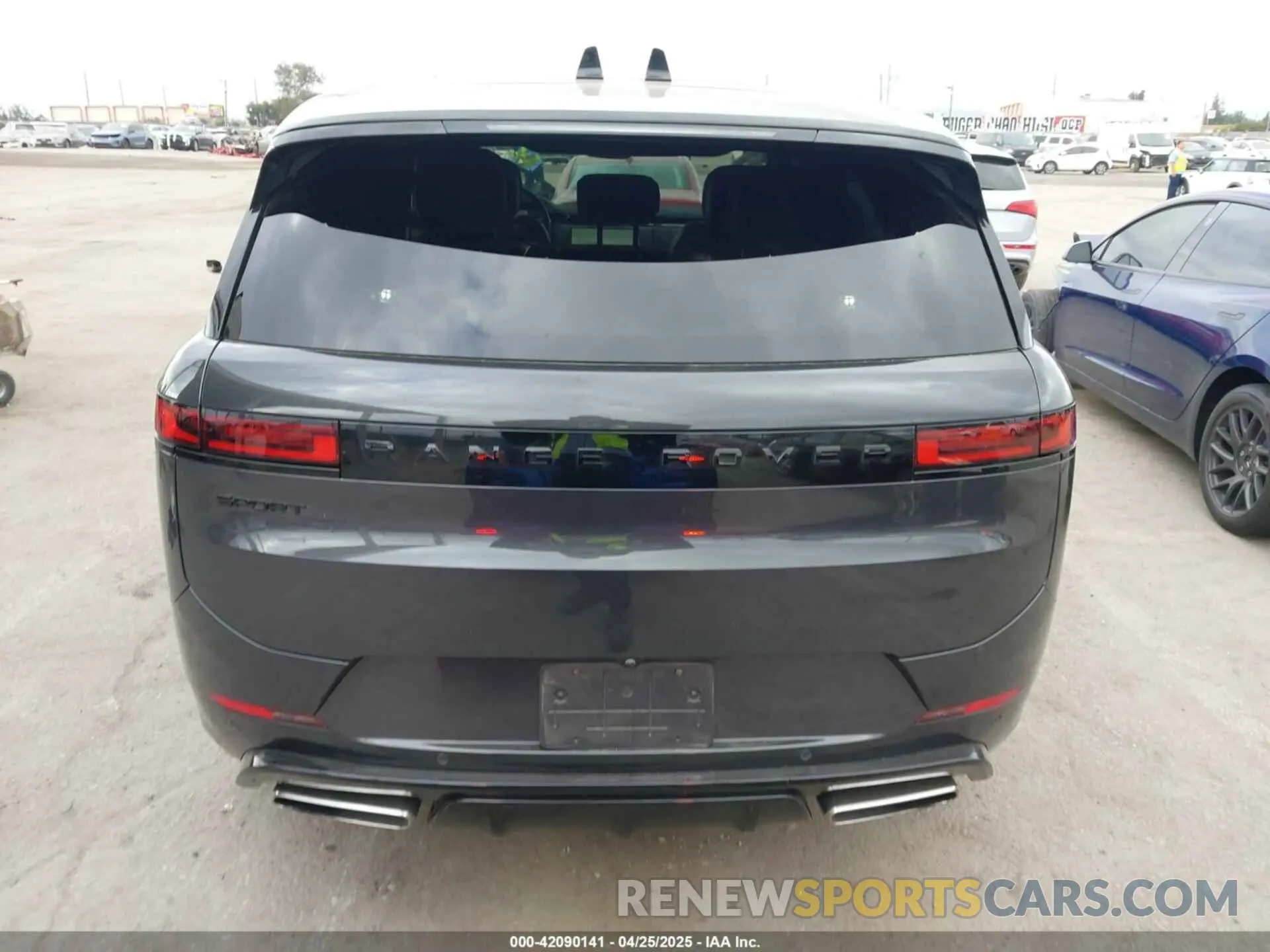 15 fotografías del automóvil dañado SAL1L9E45SA423111 LAND ROVER RANGE ROVER SPORT 2025