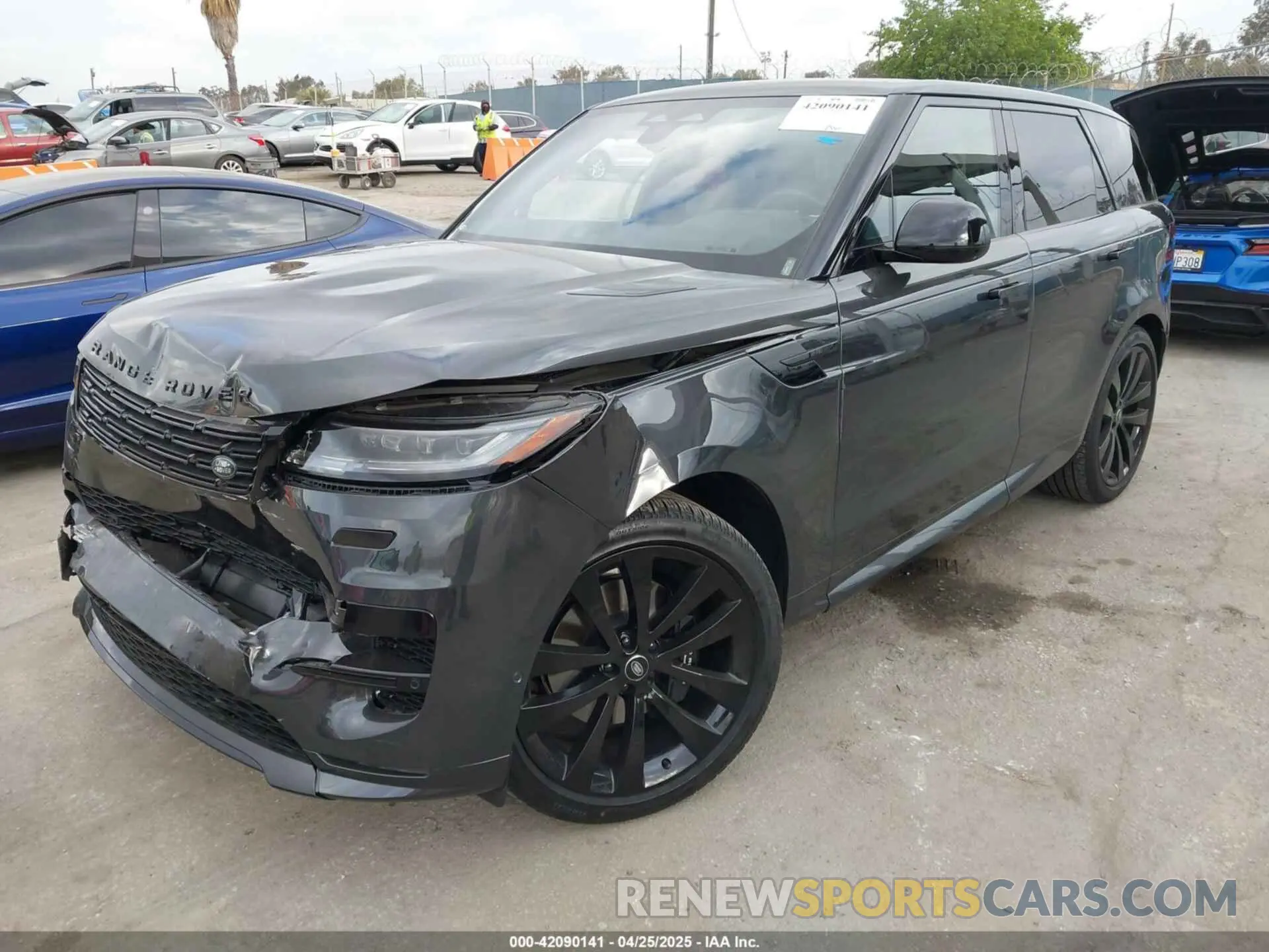 2 fotografías del automóvil dañado SAL1L9E45SA423111 LAND ROVER RANGE ROVER SPORT 2025
