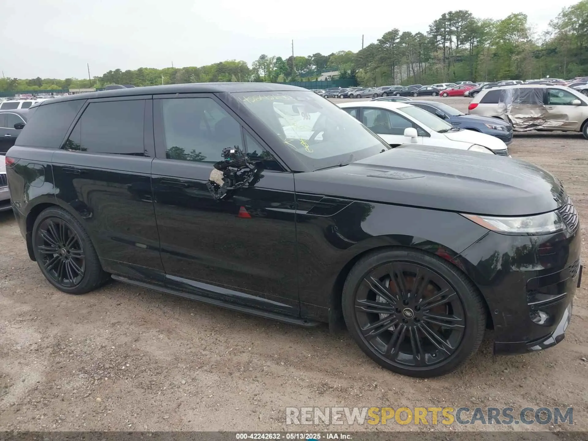 12 fotografías del automóvil dañado SAL1L9E4XSA461448 LAND ROVER RANGE ROVER SPORT 2025