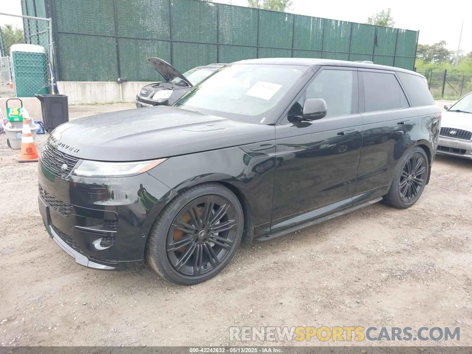 2 fotografías del automóvil dañado SAL1L9E4XSA461448 LAND ROVER RANGE ROVER SPORT 2025