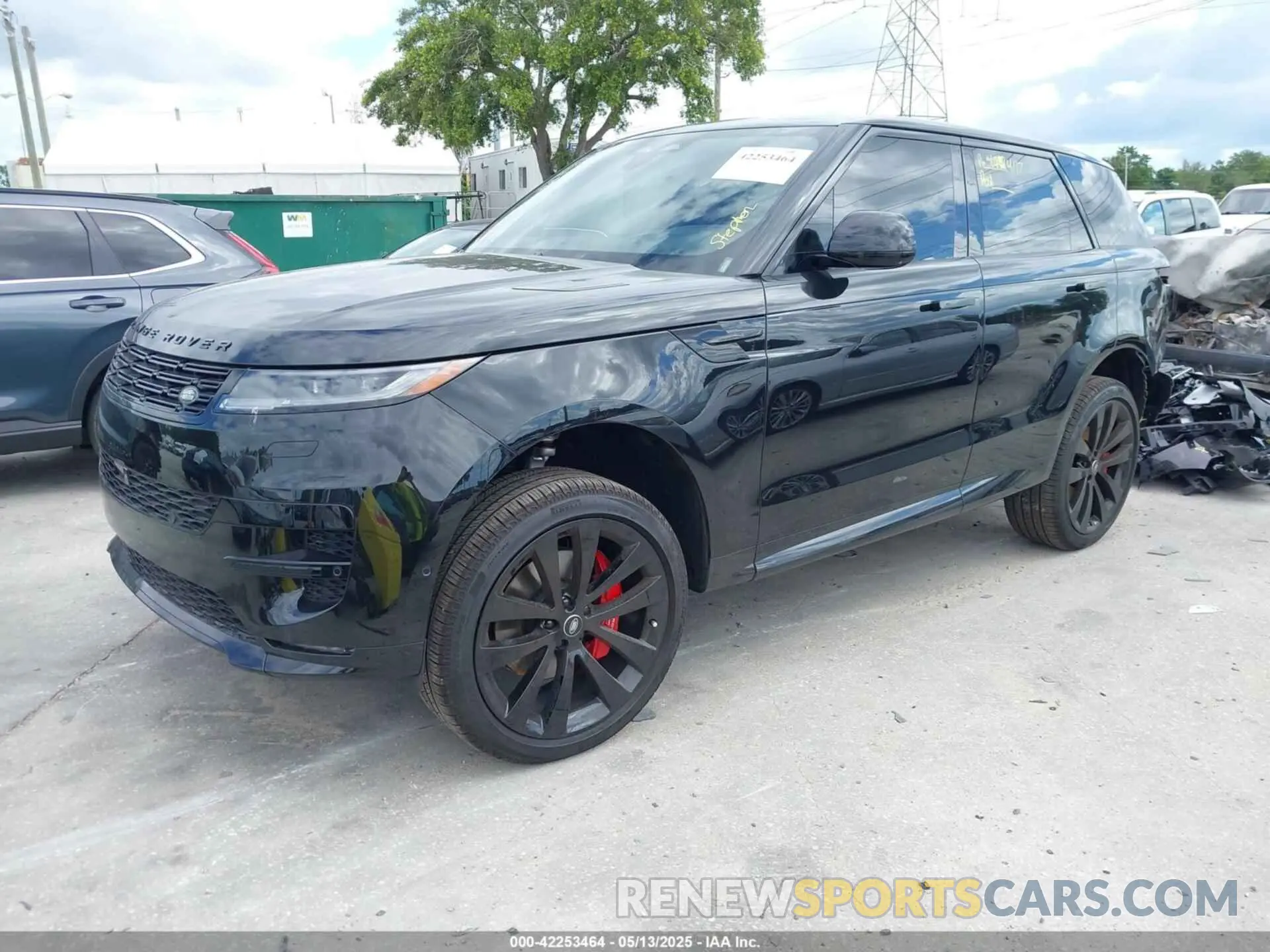 2 fotografías del automóvil dañado SAL1L9FU4SA438441 LAND ROVER RANGE ROVER SPORT 2025