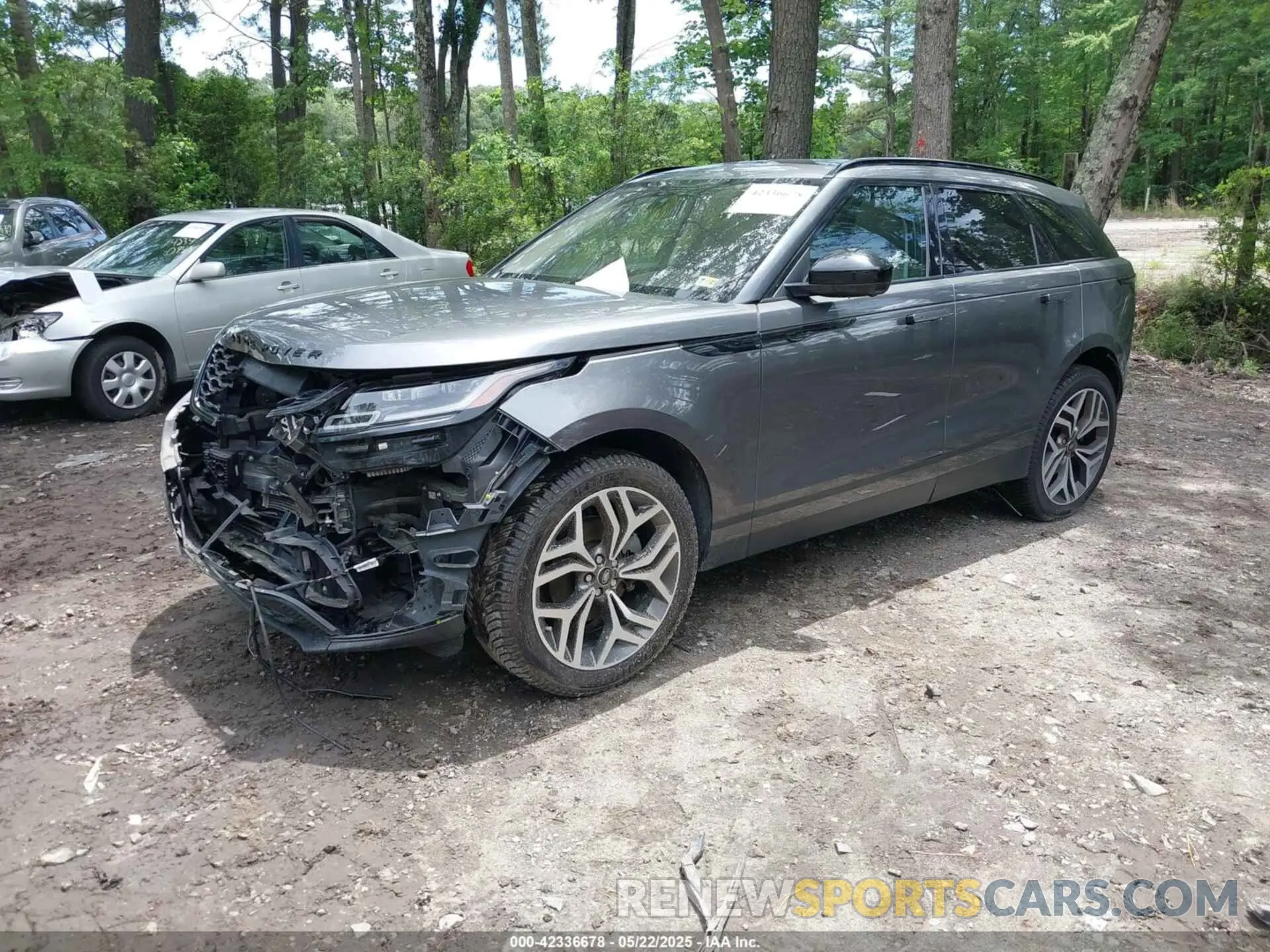 2 fotografías del automóvil dañado SALYB2EN5KA227073 LAND ROVER RANGE ROVER VELAR 2019