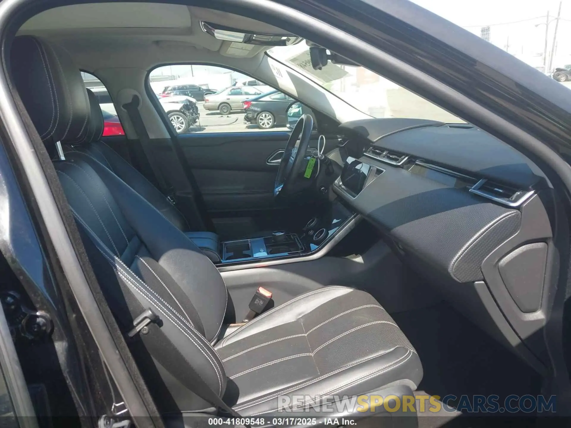 5 fotografías del automóvil dañado SALYB2EN7KA779531 LAND ROVER RANGE ROVER VELAR 2019