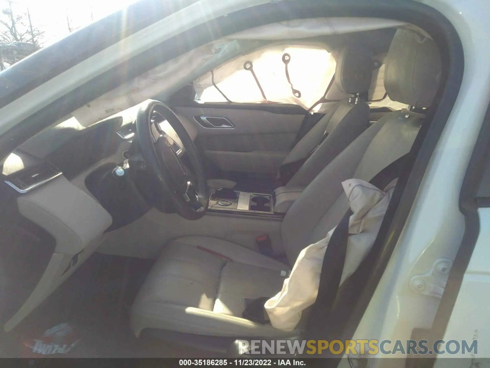 5 fotografías del automóvil dañado SALYB2EX2KA785318 LAND ROVER RANGE ROVER VELAR 2019