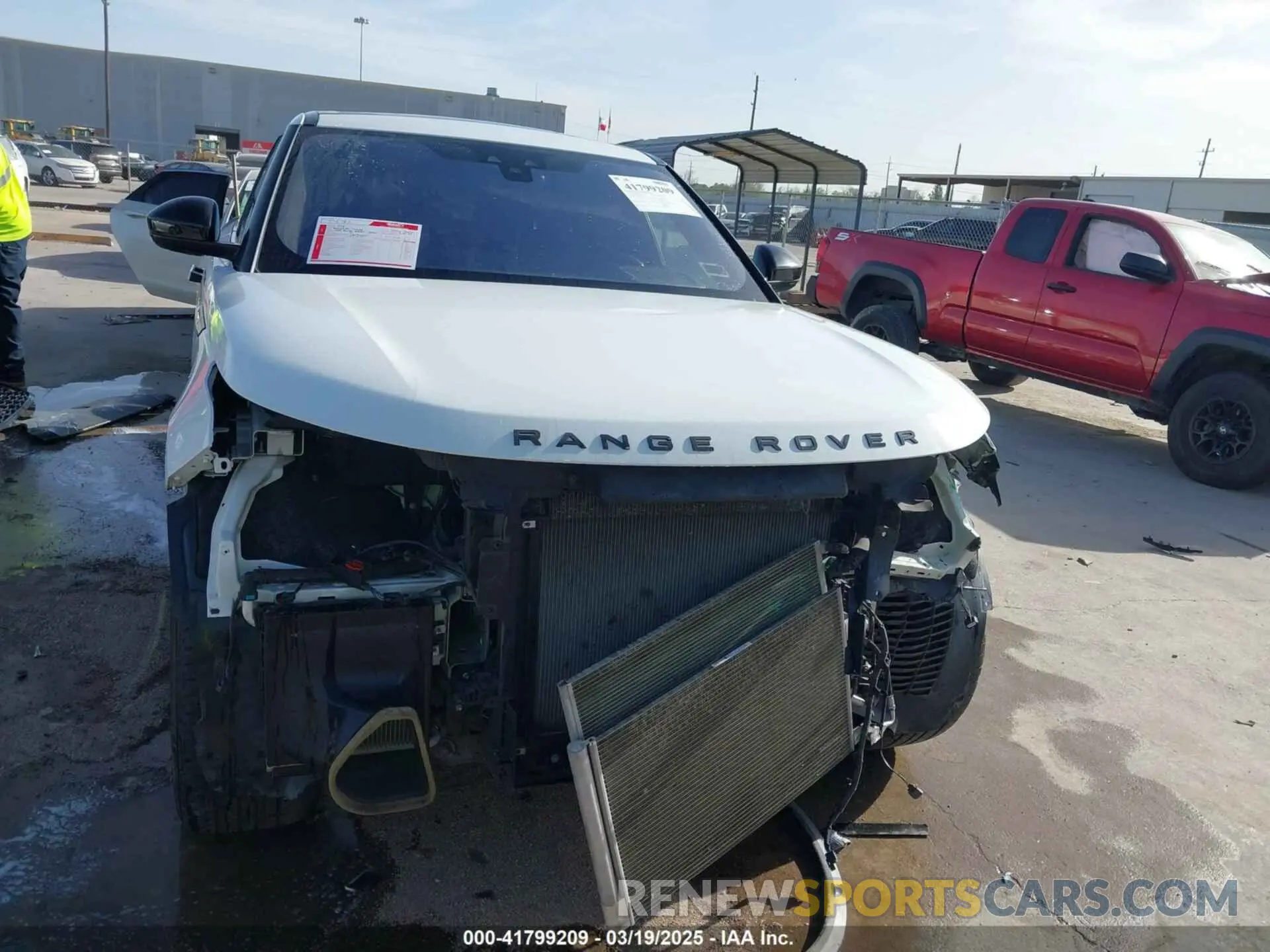 13 fotografías del automóvil dañado SALYB2EX3KA787594 LAND ROVER RANGE ROVER VELAR 2019