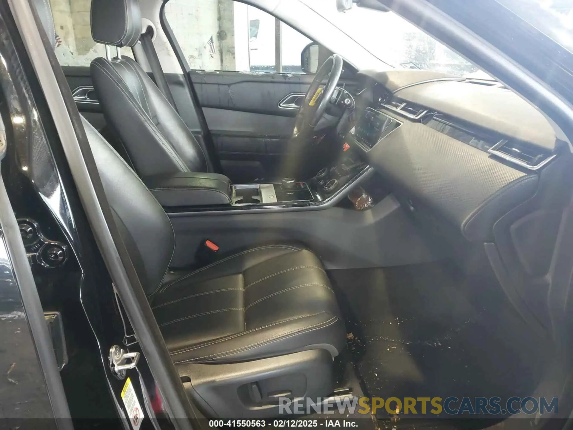 5 fotografías del automóvil dañado SALYB2EX7KA783693 LAND ROVER RANGE ROVER VELAR 2019