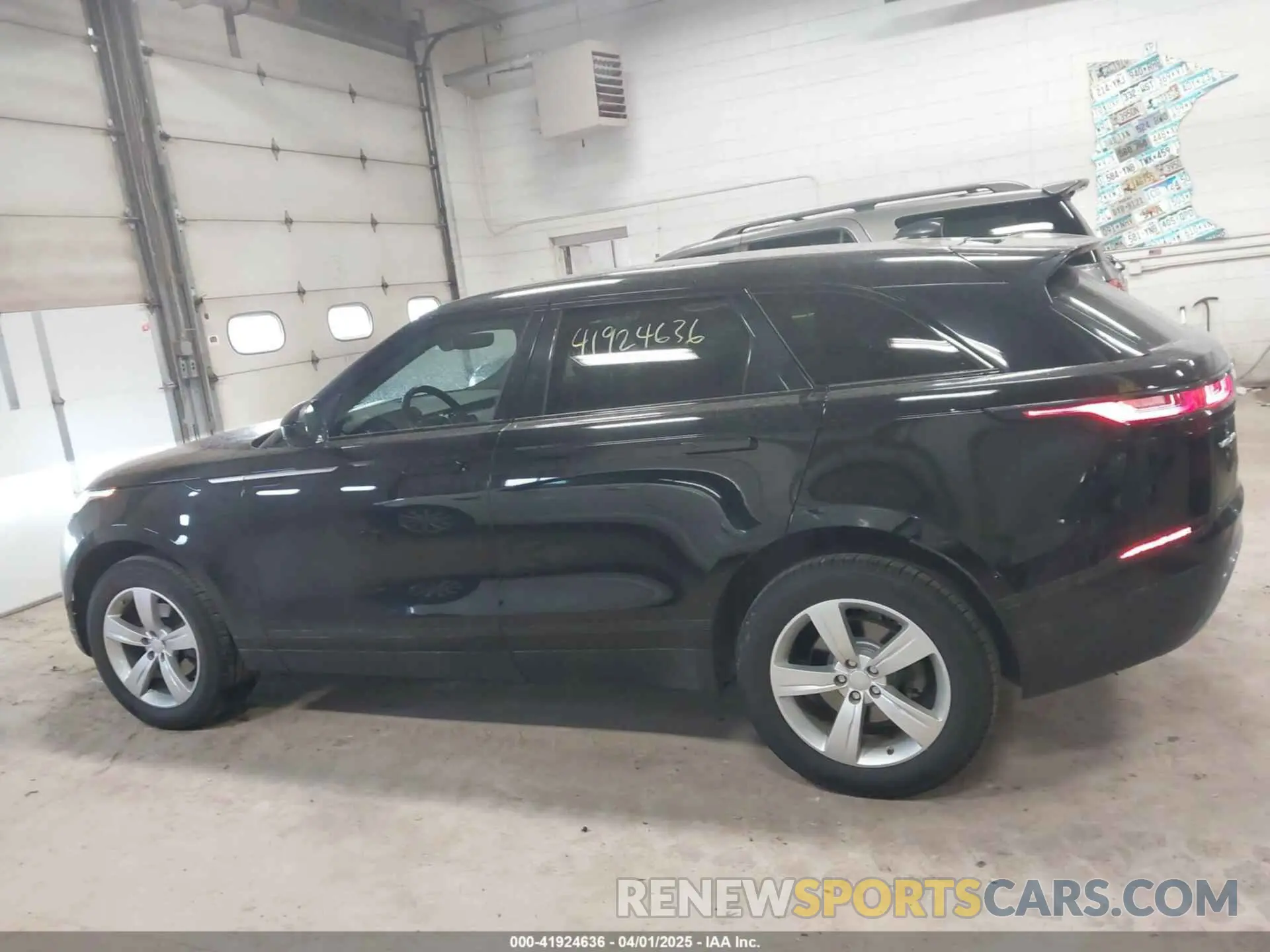 14 fotografías del automóvil dañado SALYB2EX8KA220409 LAND ROVER RANGE ROVER VELAR 2019