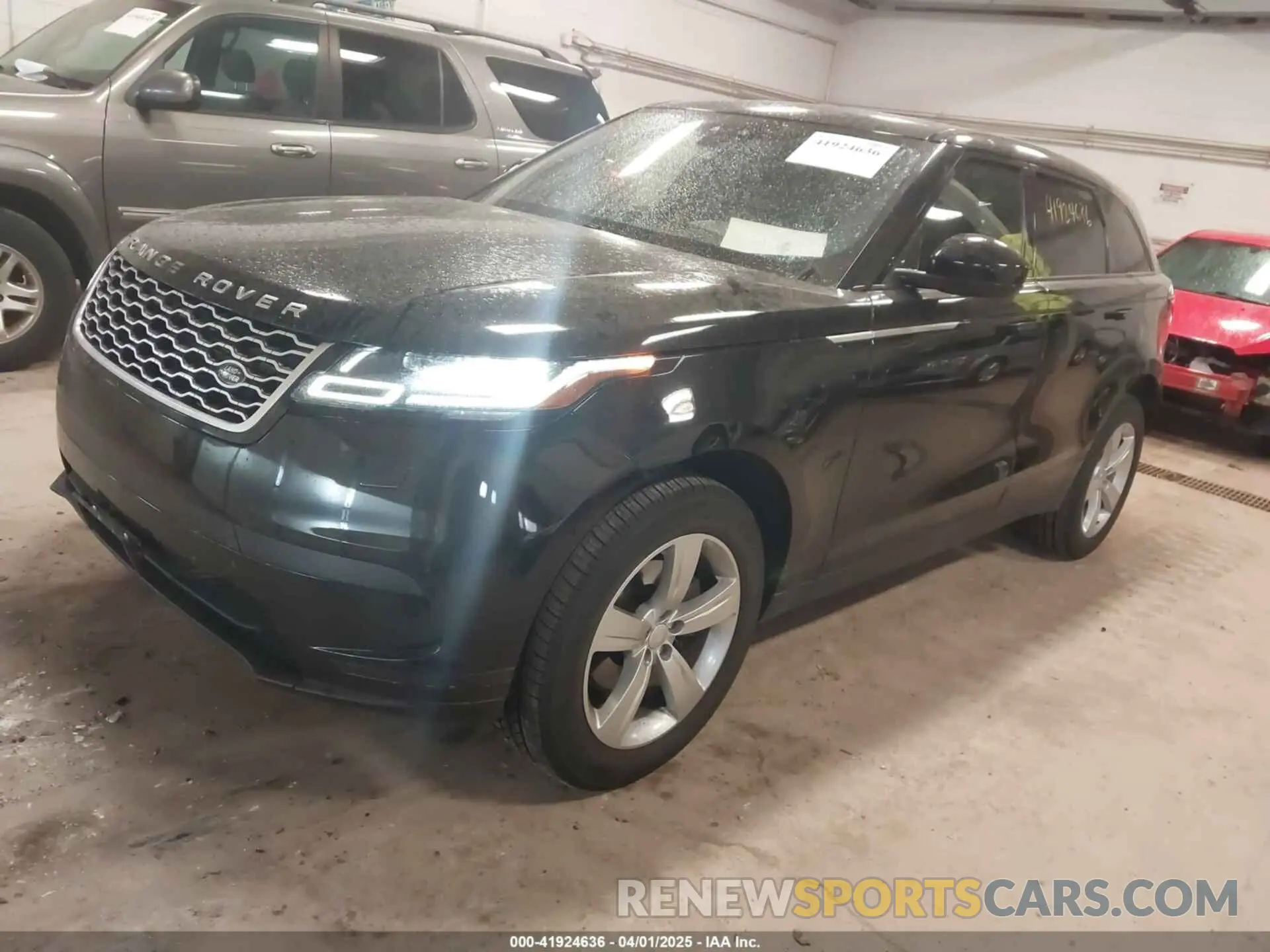 2 fotografías del automóvil dañado SALYB2EX8KA220409 LAND ROVER RANGE ROVER VELAR 2019