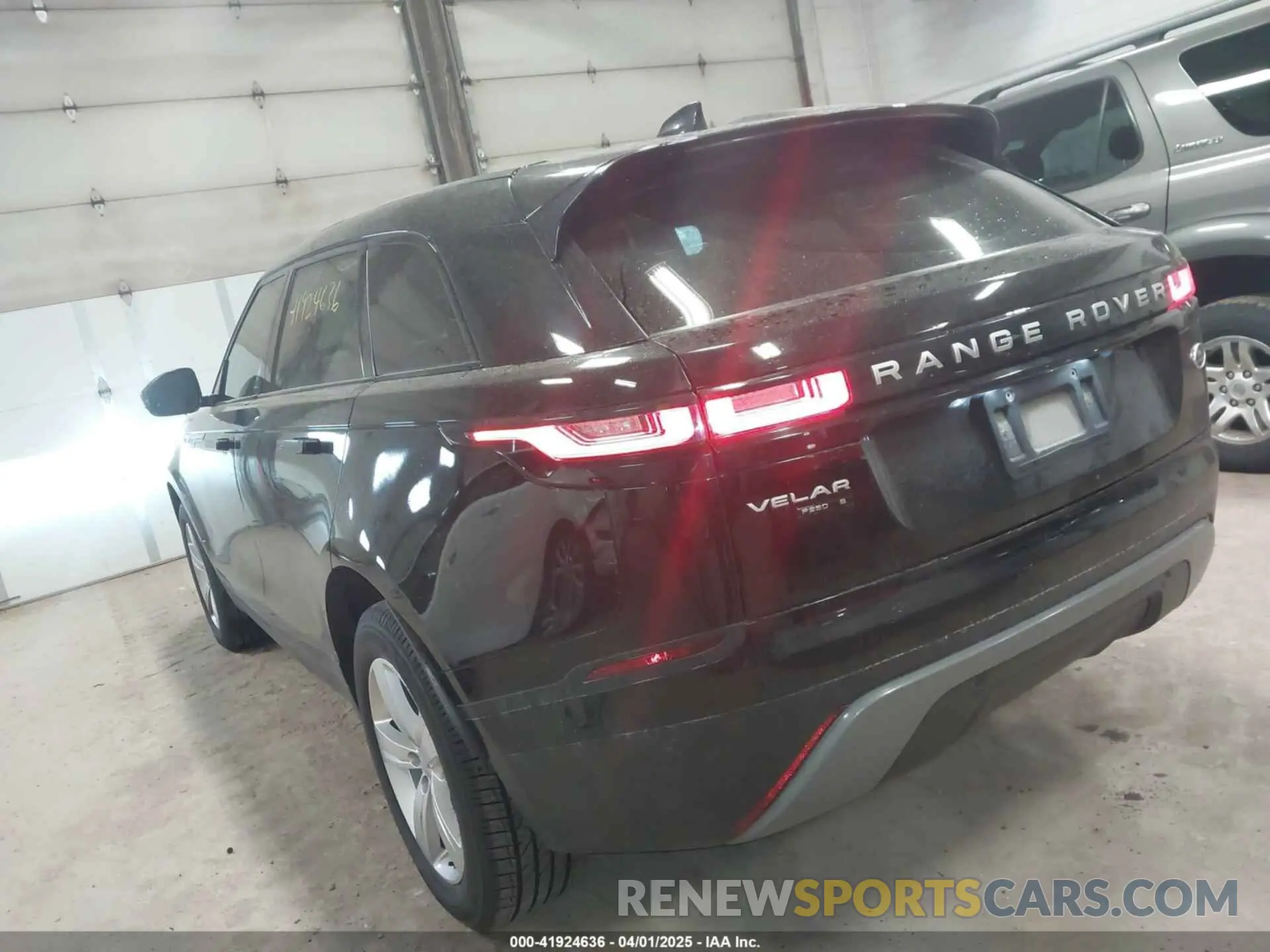 3 fotografías del automóvil dañado SALYB2EX8KA220409 LAND ROVER RANGE ROVER VELAR 2019