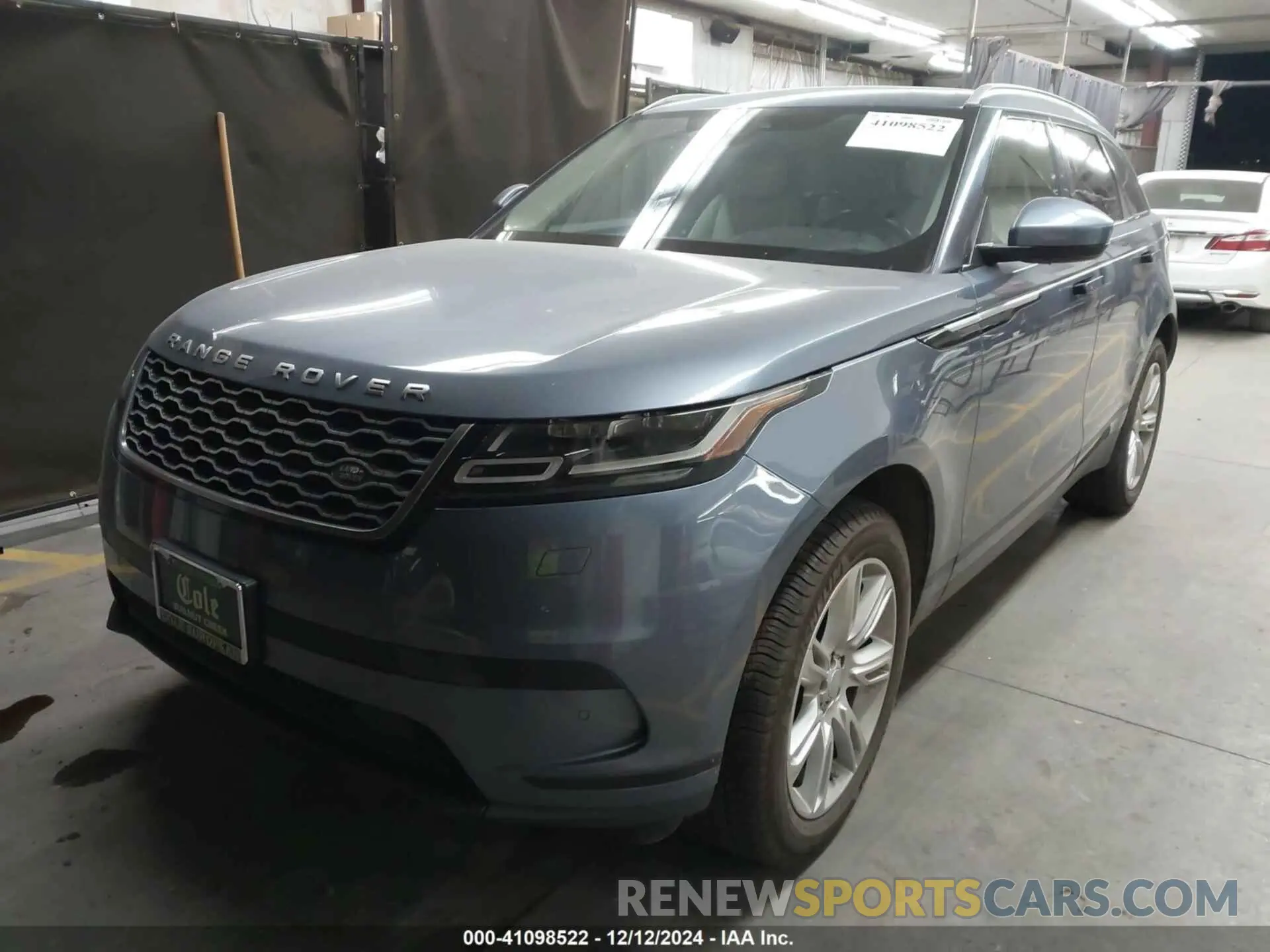 2 fotografías del automóvil dañado SALYB2EX8KA234570 LAND ROVER RANGE ROVER VELAR 2019