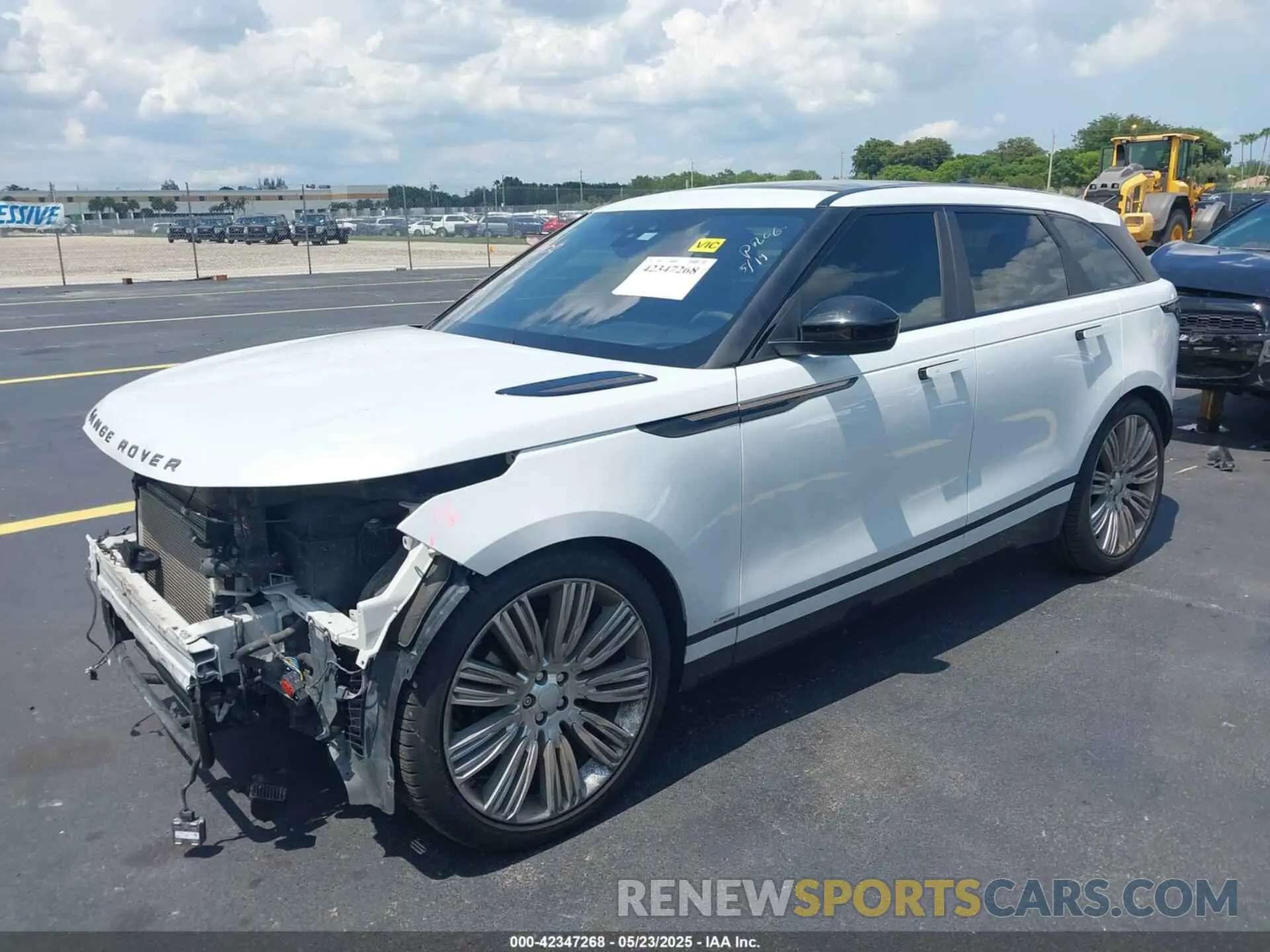 2 fotografías del automóvil dañado SALYL2EV9KA202481 LAND ROVER RANGE ROVER VELAR 2019
