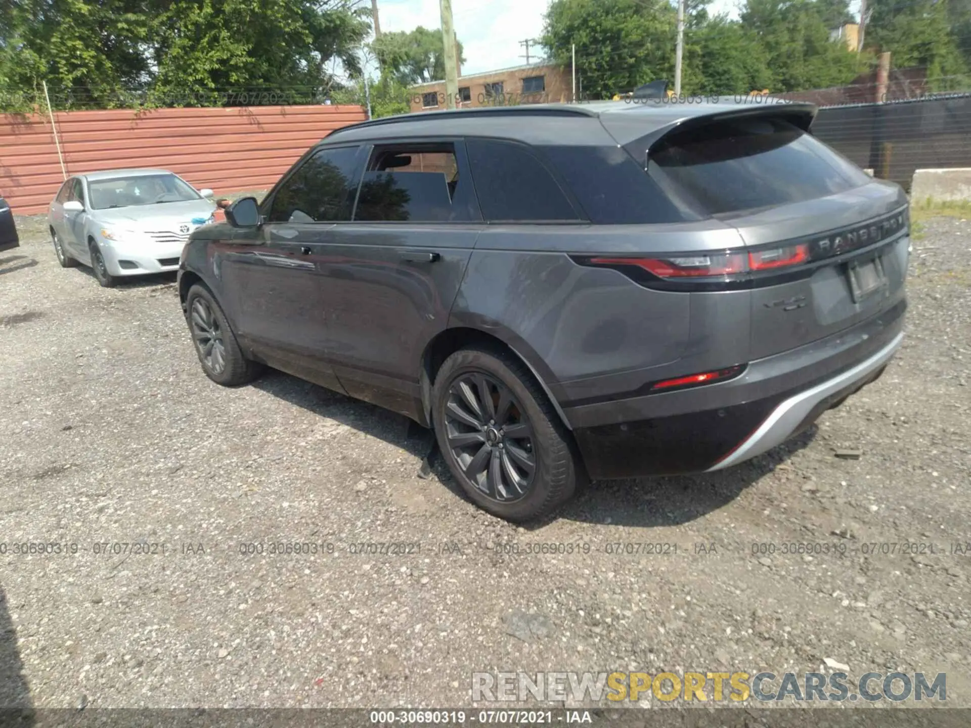 3 fotografías del automóvil dañado SALYL2EX2KA780603 LAND ROVER RANGE ROVER VELAR 2019