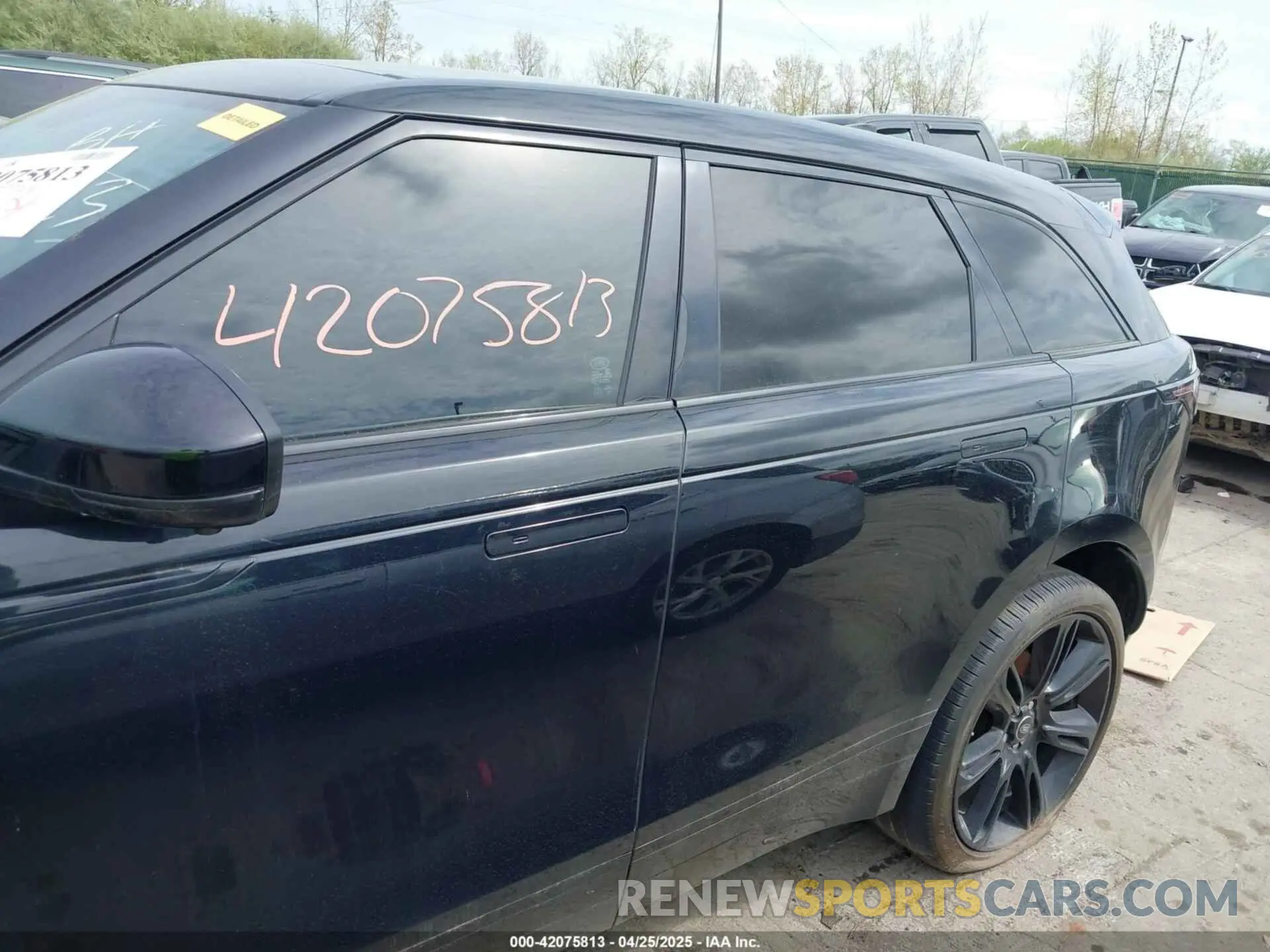 13 fotografías del automóvil dañado SALYL2EX4KA215446 LAND ROVER RANGE ROVER VELAR 2019