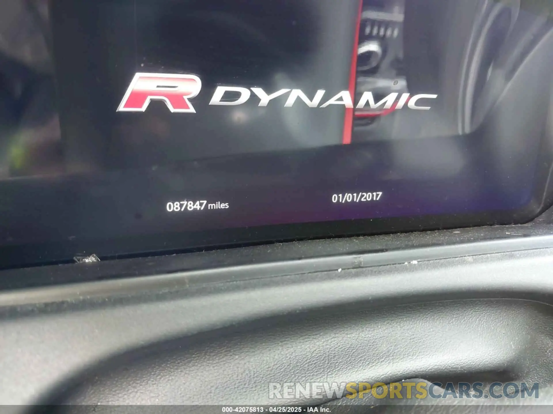 14 fotografías del automóvil dañado SALYL2EX4KA215446 LAND ROVER RANGE ROVER VELAR 2019