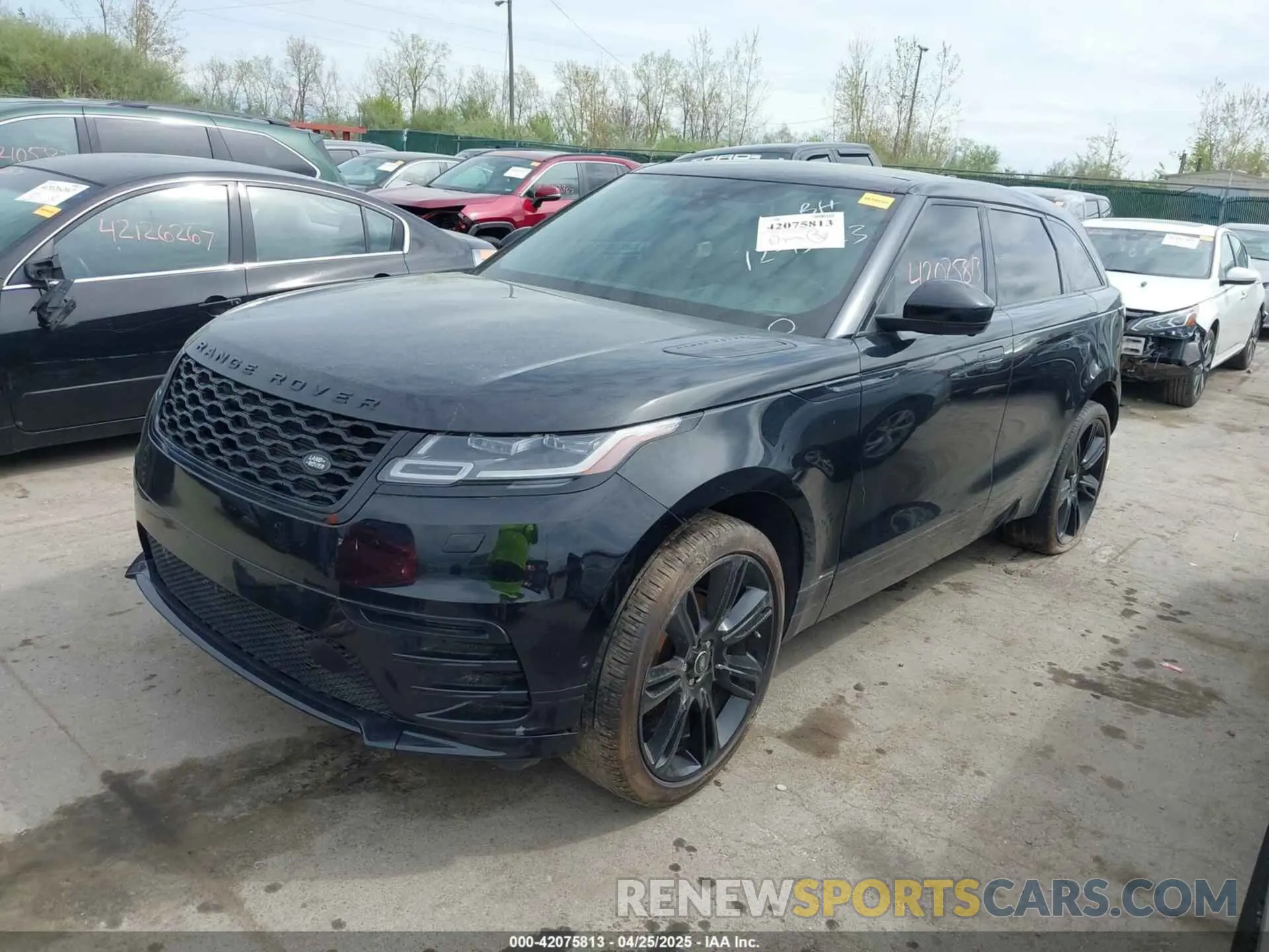 2 fotografías del automóvil dañado SALYL2EX4KA215446 LAND ROVER RANGE ROVER VELAR 2019