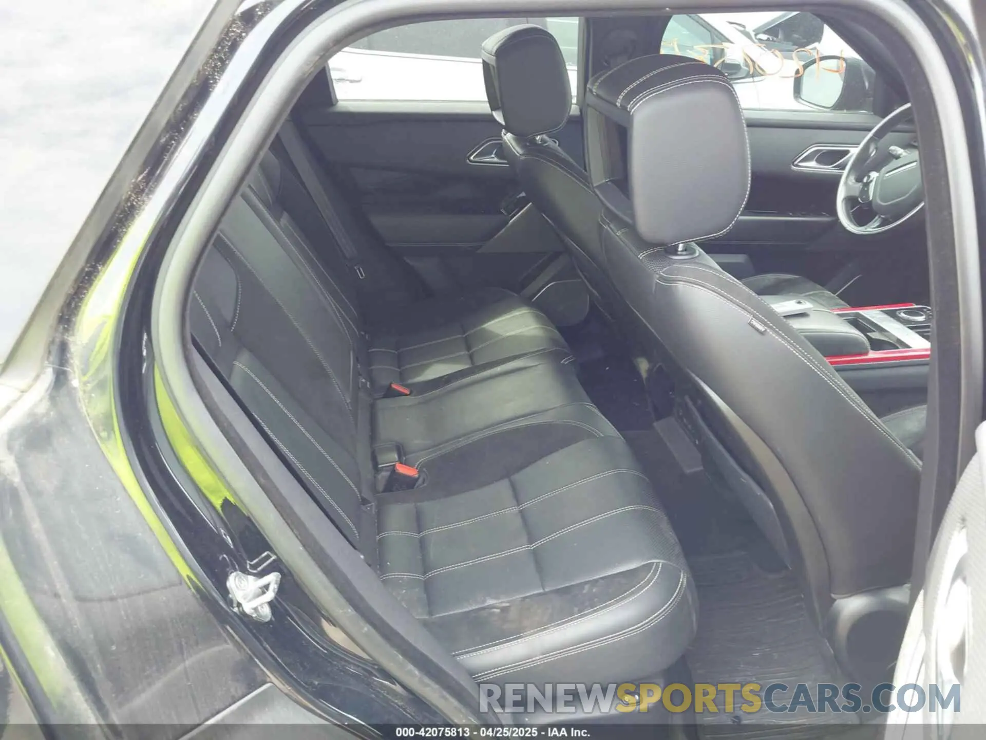 8 fotografías del automóvil dañado SALYL2EX4KA215446 LAND ROVER RANGE ROVER VELAR 2019