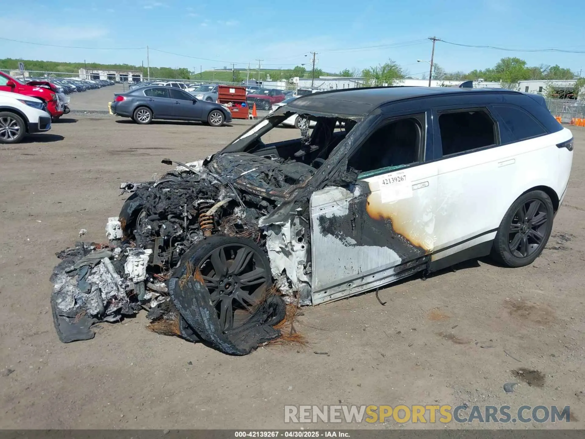 2 fotografías del automóvil dañado SALYL2EX5KA228531 LAND ROVER RANGE ROVER VELAR 2019