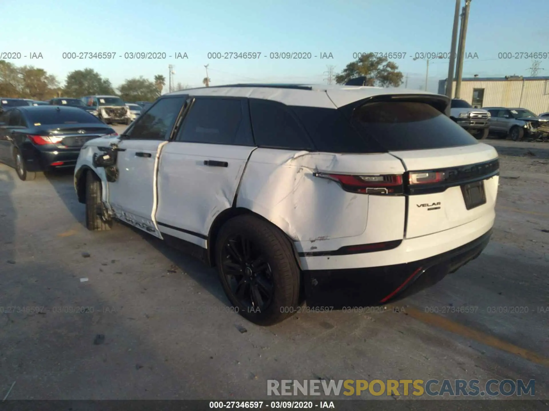 3 fotografías del automóvil dañado SALYL2EX5KA796214 LAND ROVER RANGE ROVER VELAR 2019