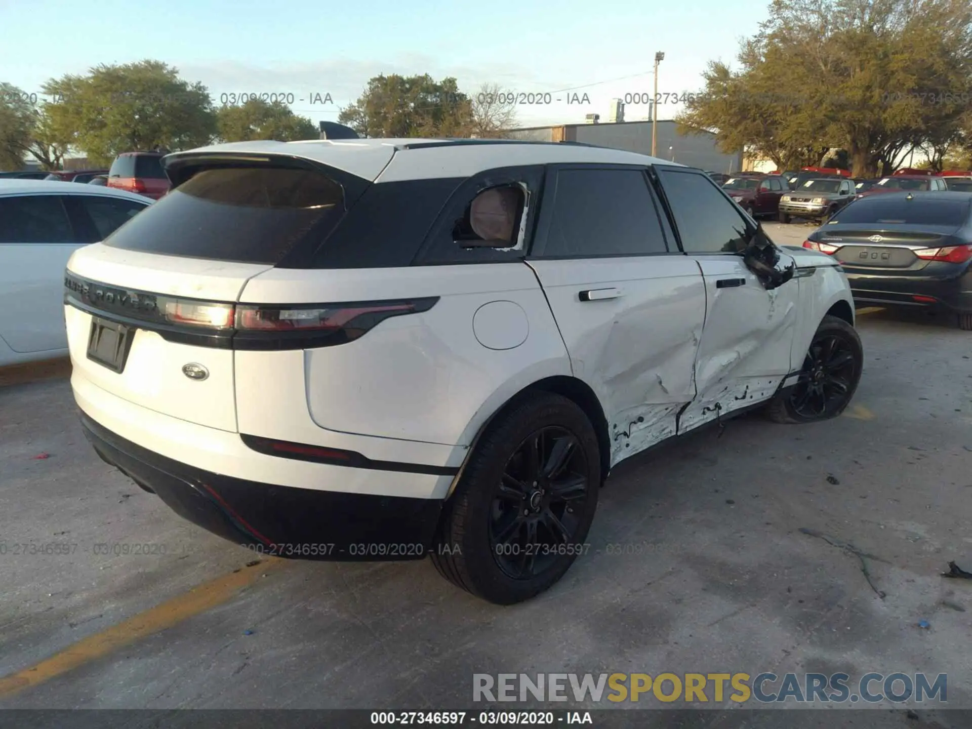 4 fotografías del automóvil dañado SALYL2EX5KA796214 LAND ROVER RANGE ROVER VELAR 2019
