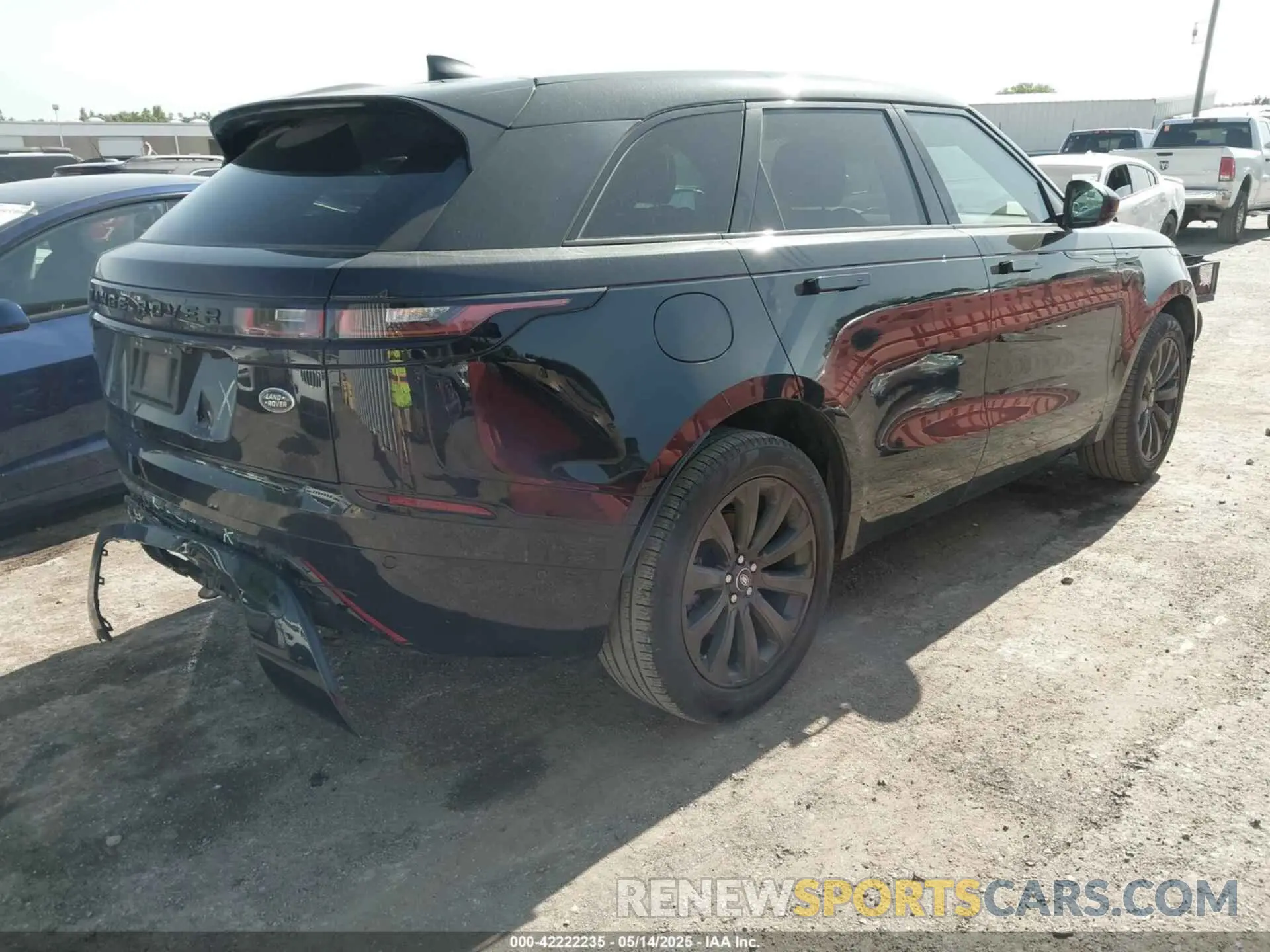 4 fotografías del automóvil dañado SALYL2EX6KA791605 LAND ROVER RANGE ROVER VELAR 2019