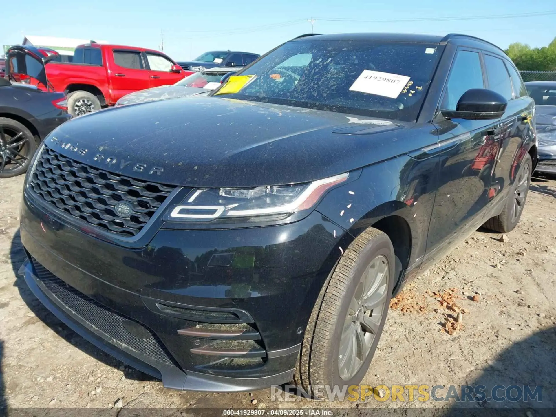 2 fotografías del automóvil dañado SALYL2EX7KA784128 LAND ROVER RANGE ROVER VELAR 2019