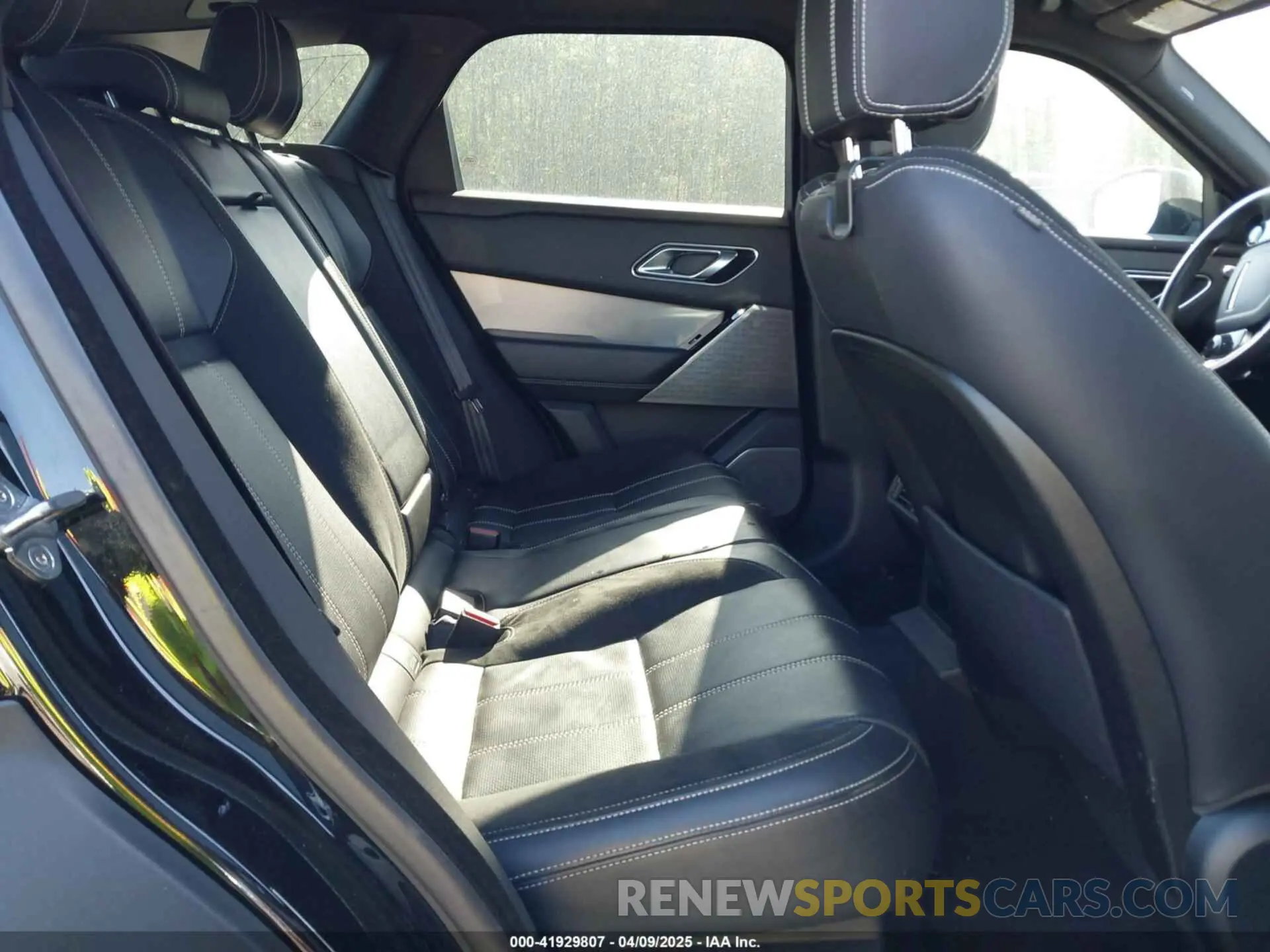 8 fotografías del automóvil dañado SALYL2EX7KA784128 LAND ROVER RANGE ROVER VELAR 2019