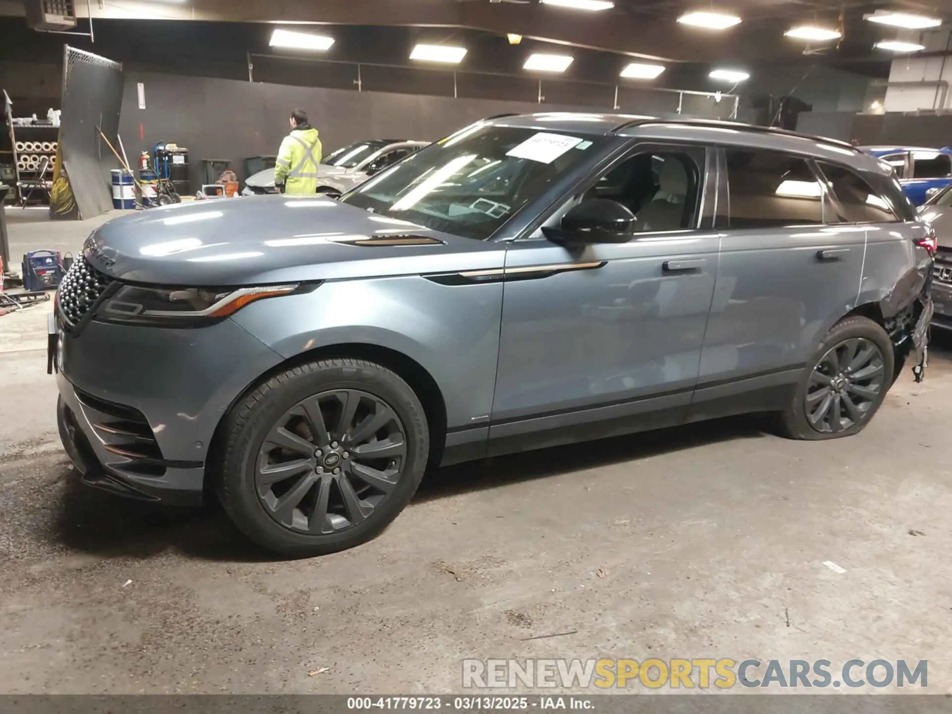 14 fotografías del automóvil dañado SALYL2EX8KA220360 LAND ROVER RANGE ROVER VELAR 2019